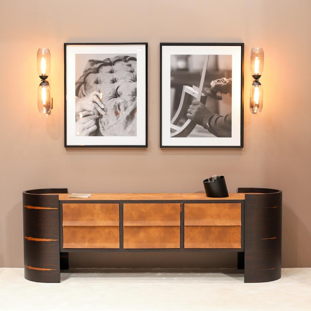 Portugais Buffet contemporain sur mesure en placage de Wood Ziricote et touches de cuir en vente