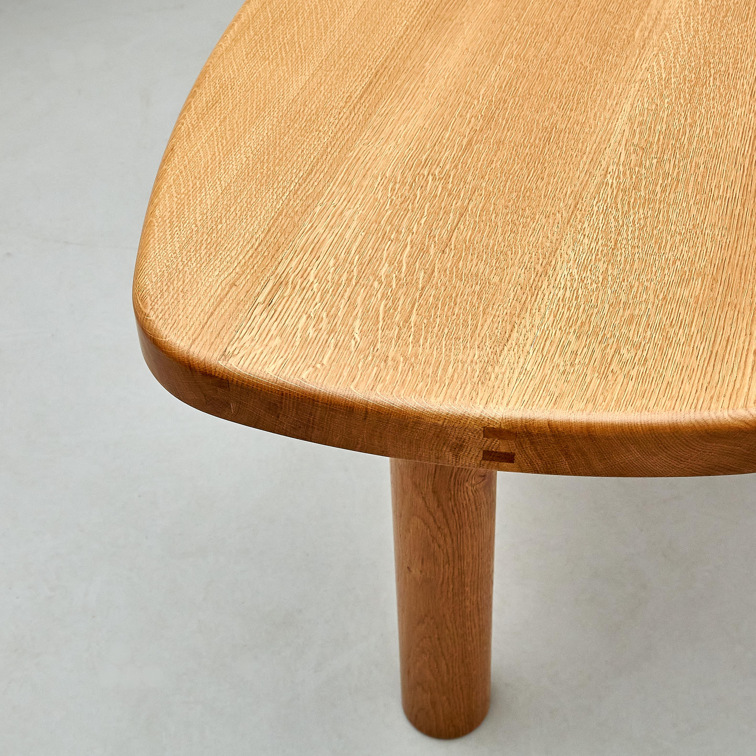 Contemporary Dada Est. Oak Table - Artisan Crafted with Midcentury Design Charm For Sale 5