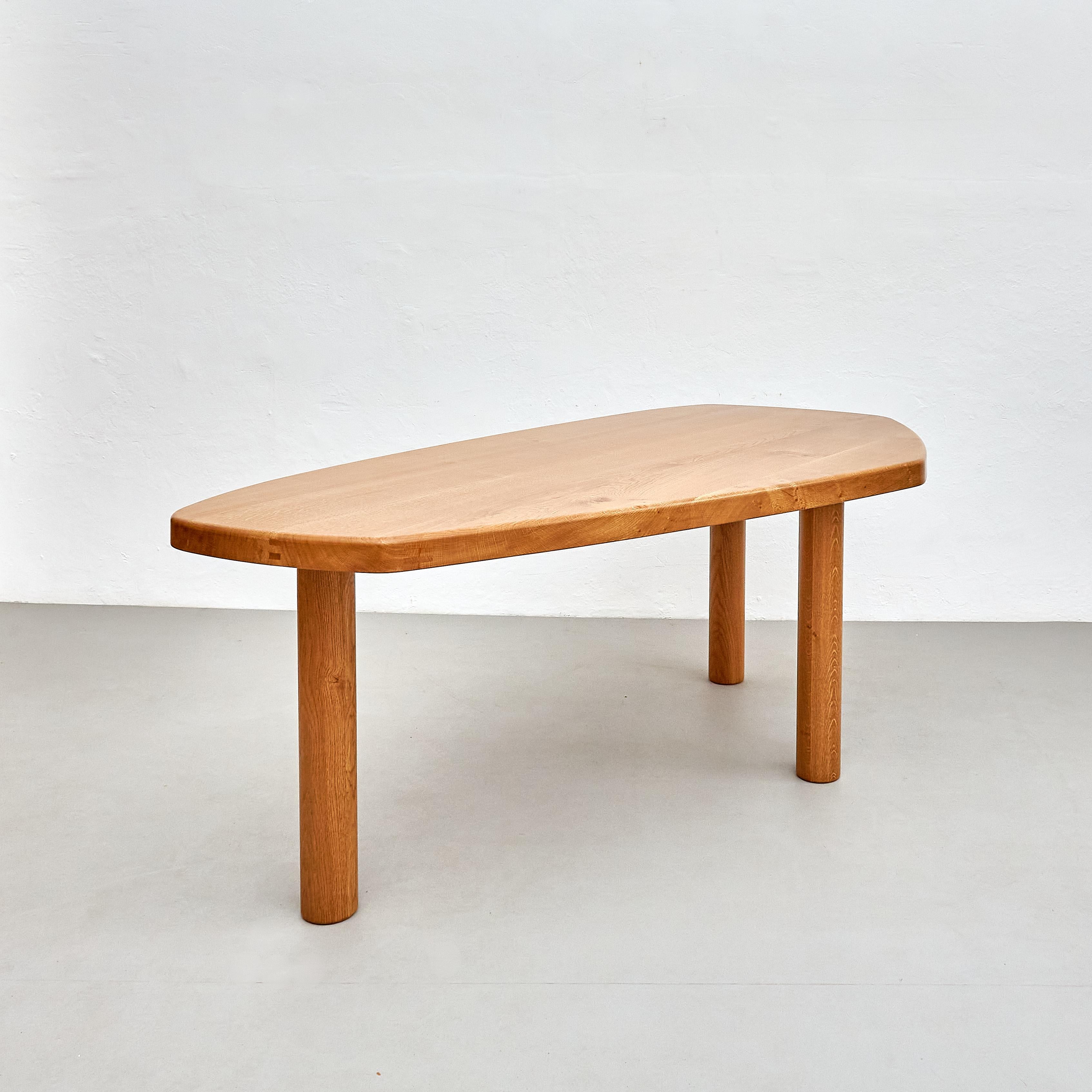 Contemporary Dada Est. Oak Table - Artisan Crafted with Midcentury Design Charm In New Condition For Sale In Barcelona, Barcelona