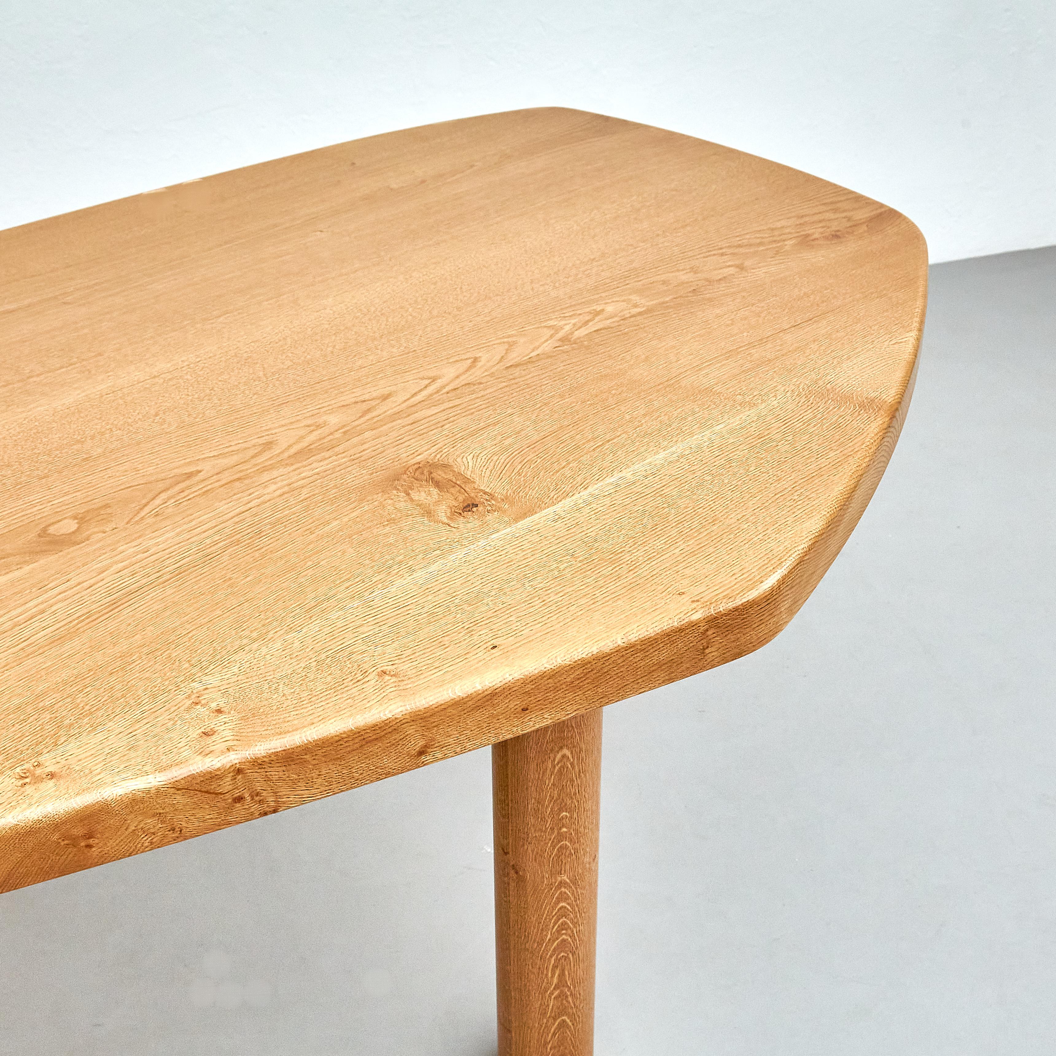 Contemporary Dada Est. Oak Table - Artisan Crafted with Midcentury Design Charm For Sale 3