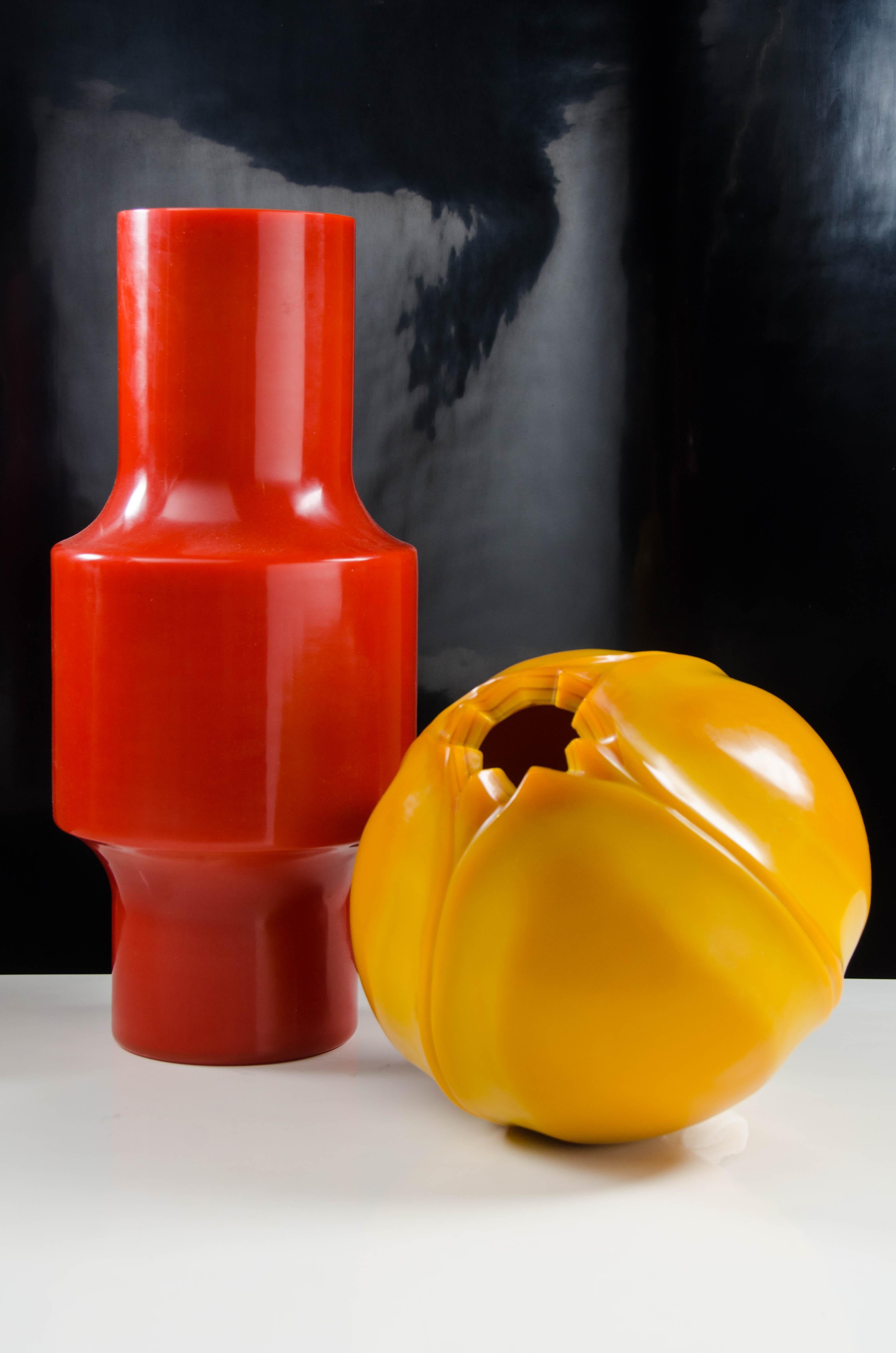 Contemporary Dai Gu Coral Peking Glass Vase by Robert Kuo, Limited Edition For Sale 1