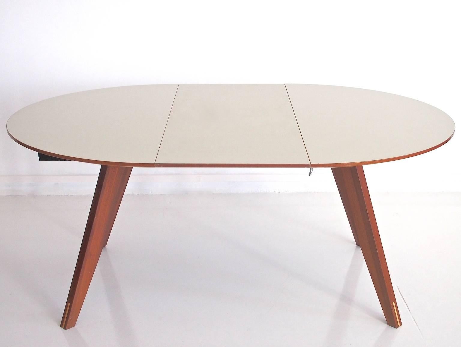 Danois Table de salle à manger extensible contemporaine danoise par Bolia en vente