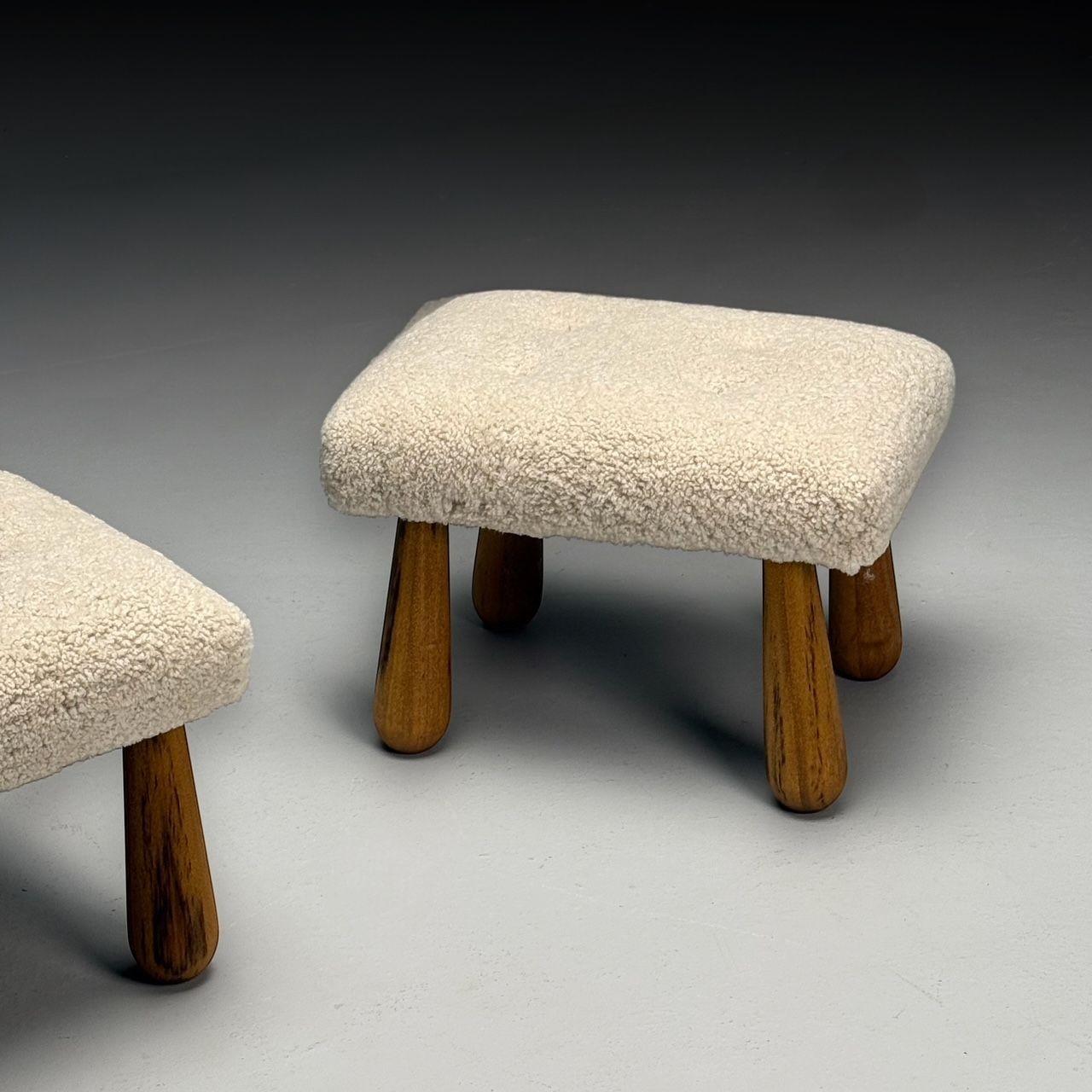 Contemporary, Dänischer Mid-Century Modern Stil, Kleine Bänke, Shearling, Ahorn (21. Jahrhundert und zeitgenössisch) im Angebot