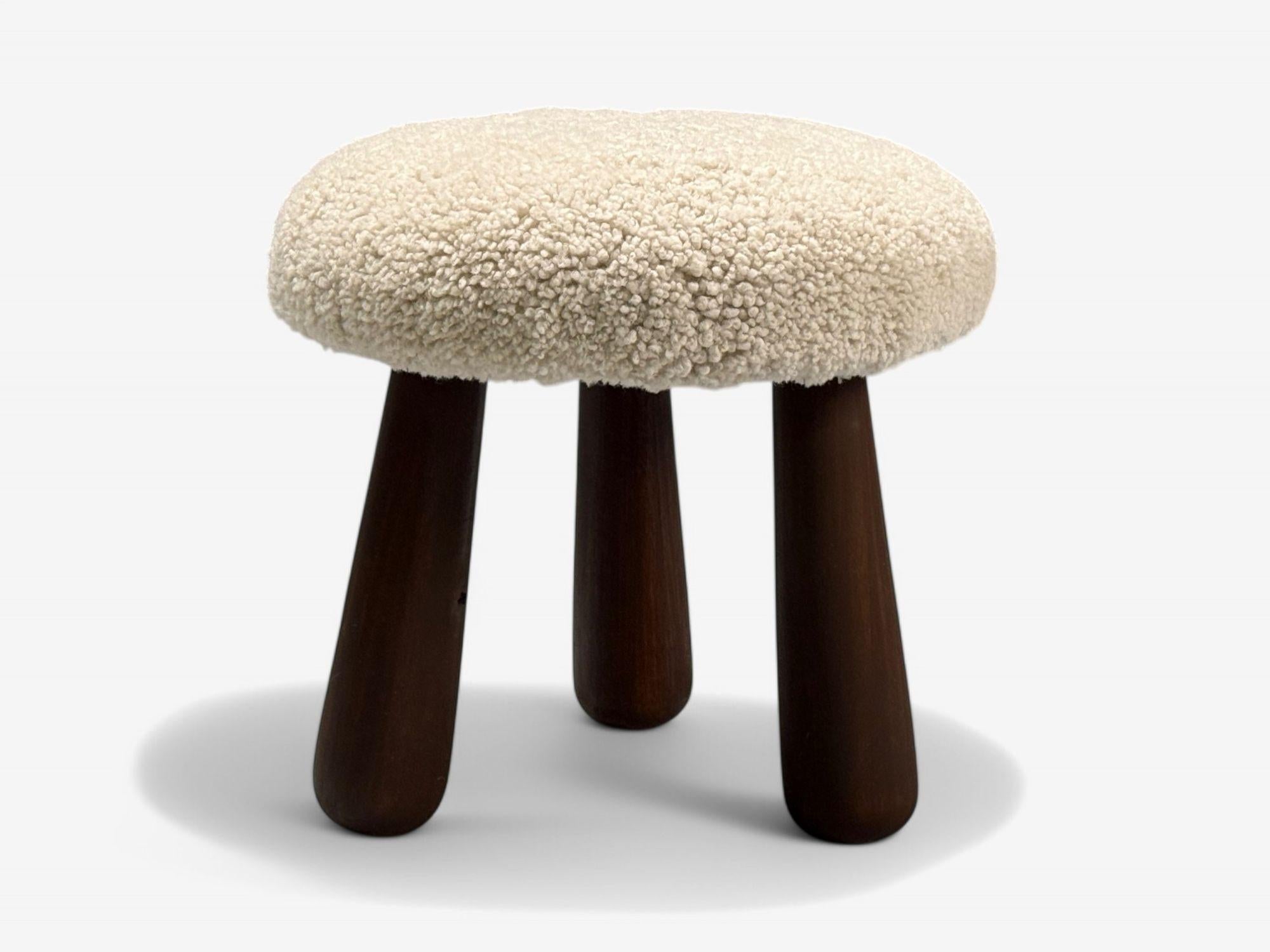 XXIe siècle et contemporain Contemporary, Danish Modern, Sheepskin Stools, Beige Sheepskin, Maple, 21st C. en vente