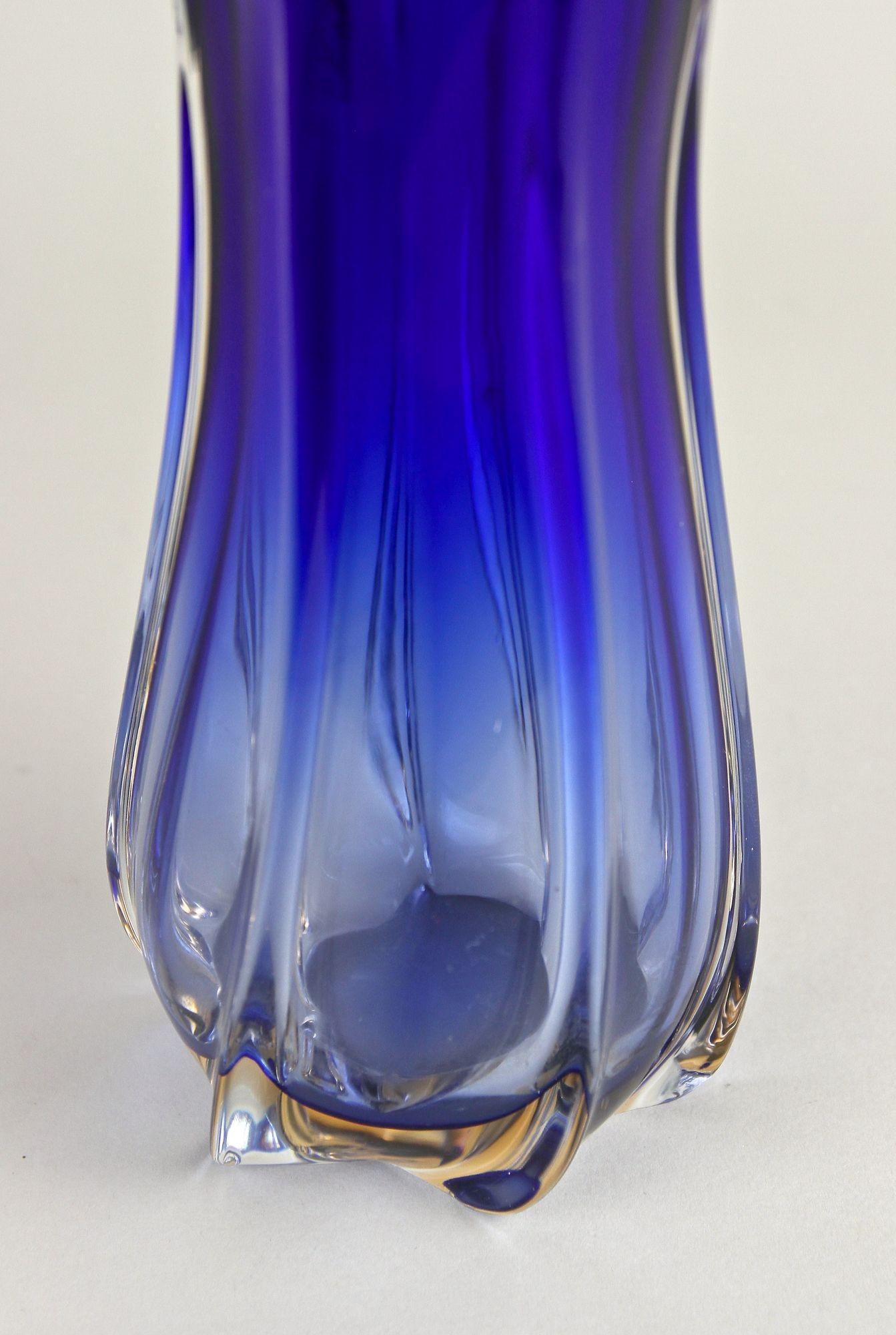 Contemporary Dark Blue Murano Glass Vase, Italy circa 1970 For Sale 13