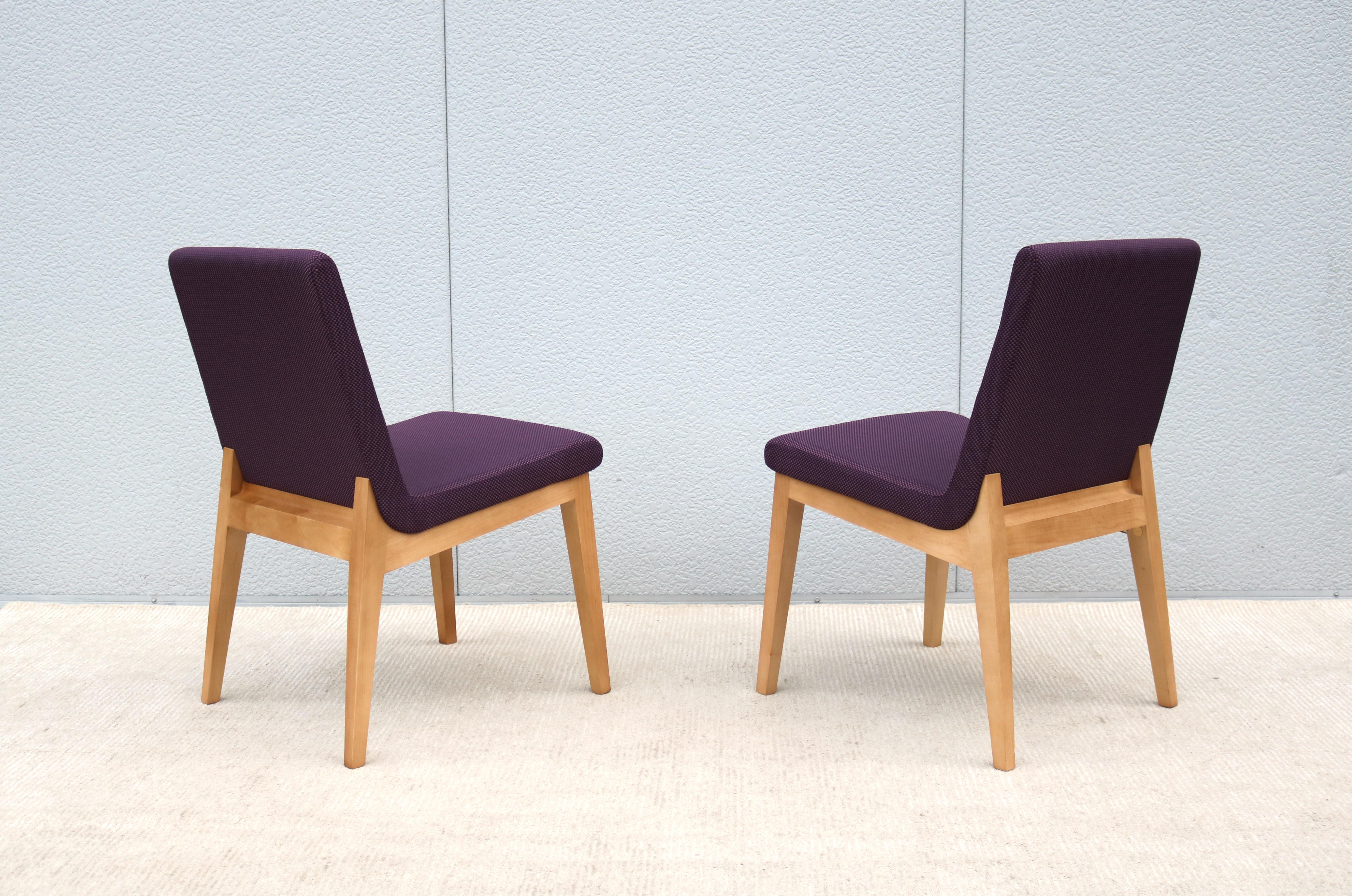 Contemporary David Mocarski für Gunlocke Tia Side Guest Chairs Brandneu, ein Paar im Angebot 5