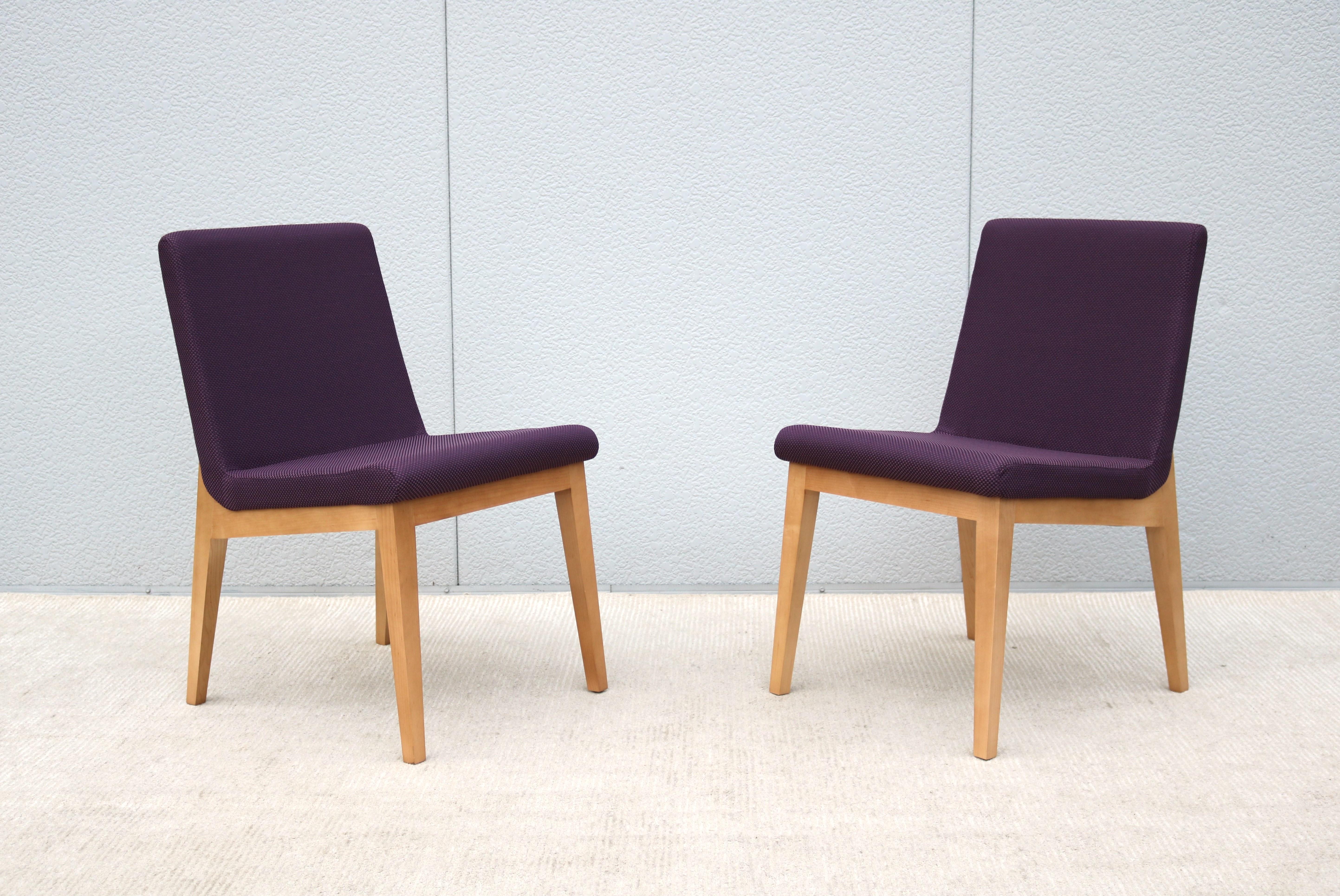 Contemporary David Mocarski für Gunlocke Tia Side Guest Chairs Brandneu, ein Paar im Zustand „Neu“ im Angebot in Secaucus, NJ