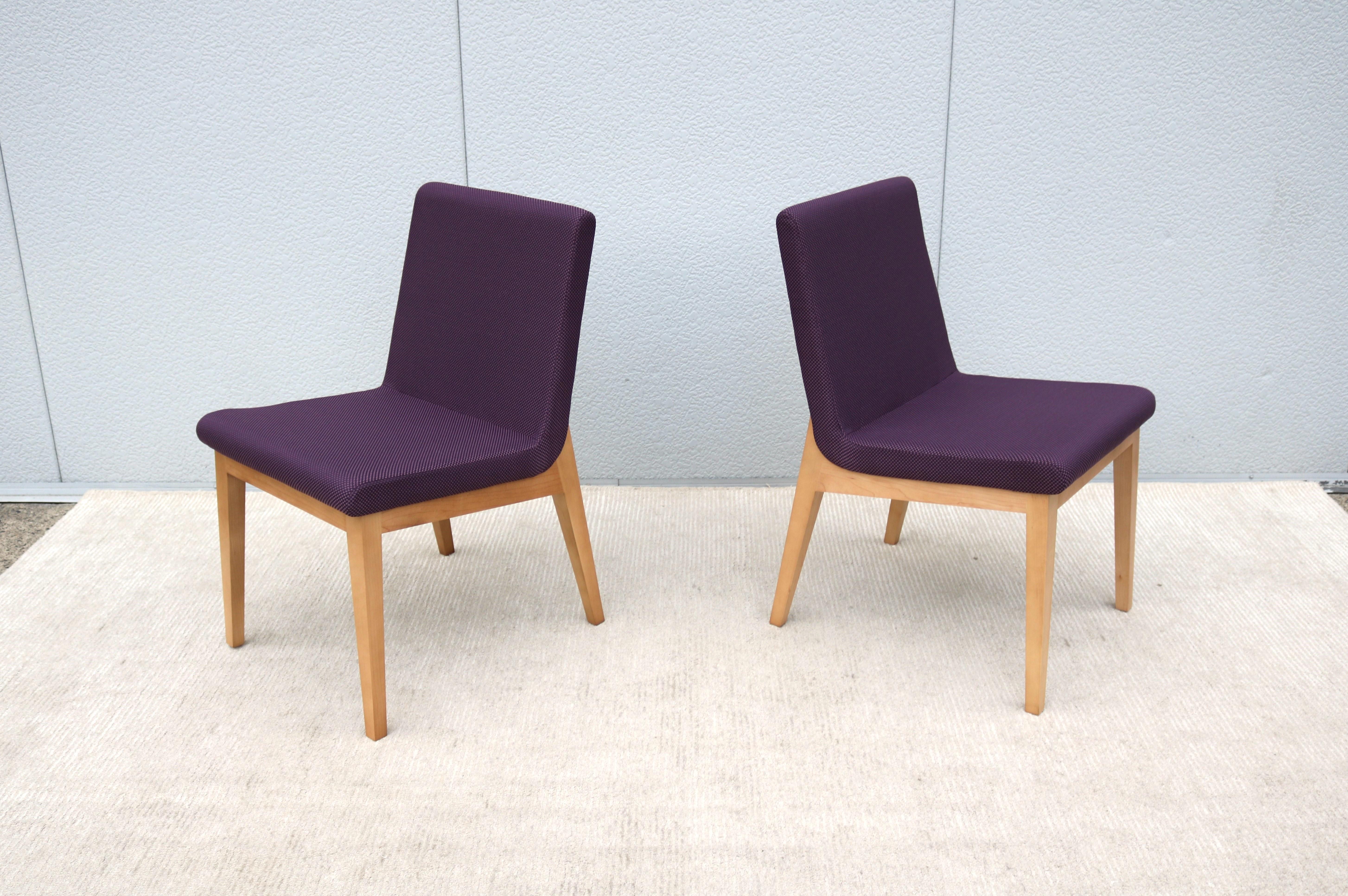 Contemporary David Mocarski für Gunlocke Tia Side Guest Chairs Brandneu, ein Paar (21. Jahrhundert und zeitgenössisch) im Angebot