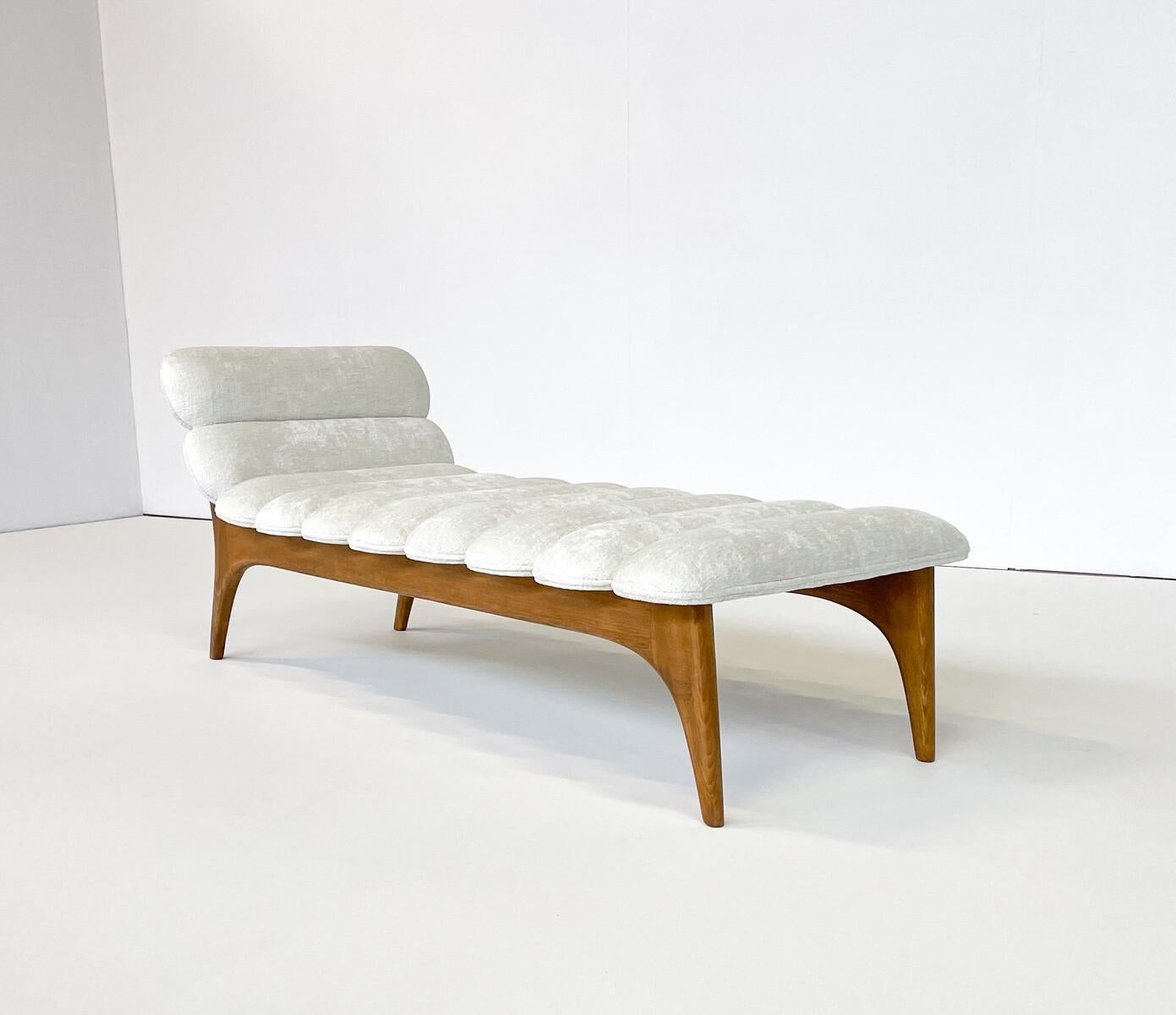 Contemporary Daybed, Wood and Fabric, Italy In Good Condition For Sale In Brussels, BE