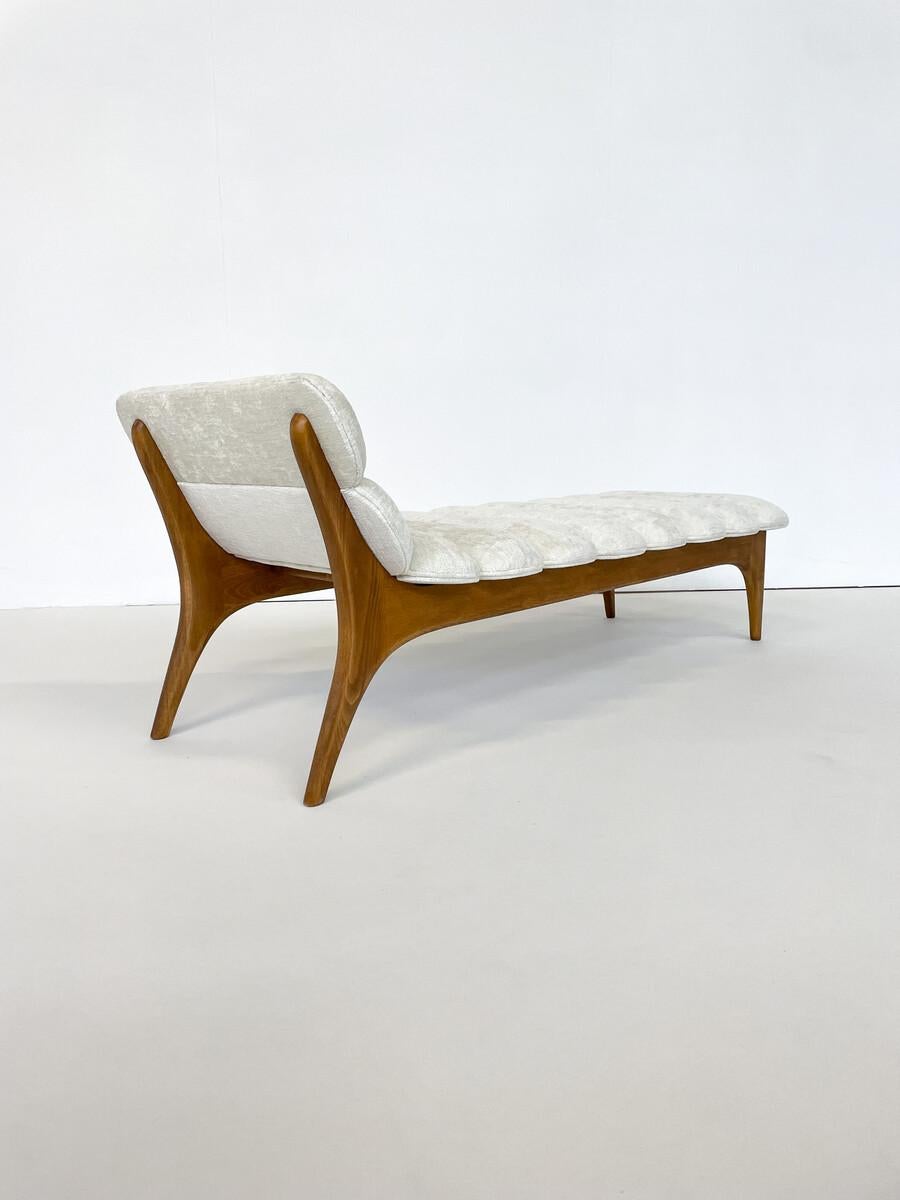 Contemporary Daybed, Wood and Fabric, Italy For Sale 1