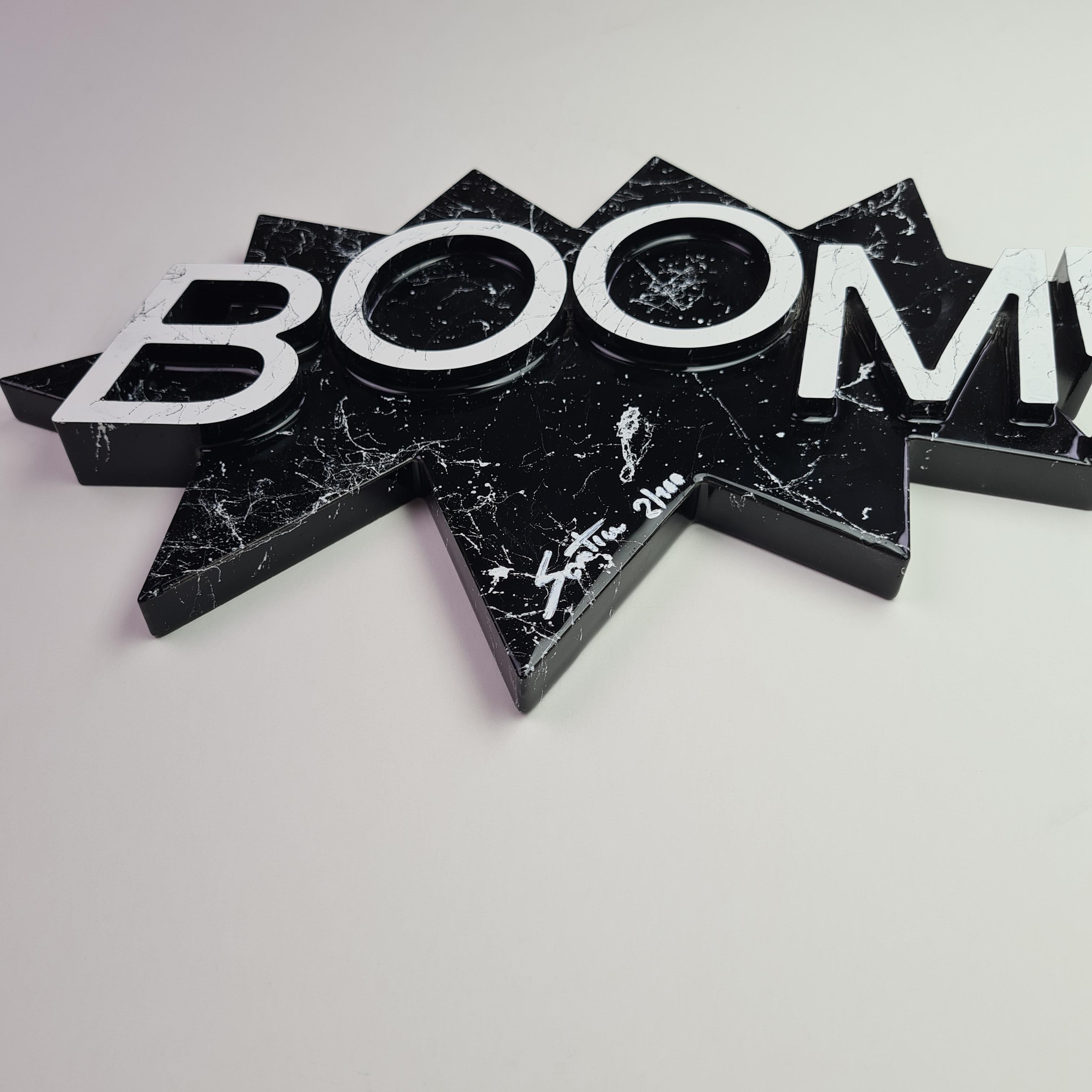 Zeitgenössisches Dekor „Boom“ aus schwarzem und weißem Marmor, nummeriert, handgefertigt in Italien (Italienisch) im Angebot