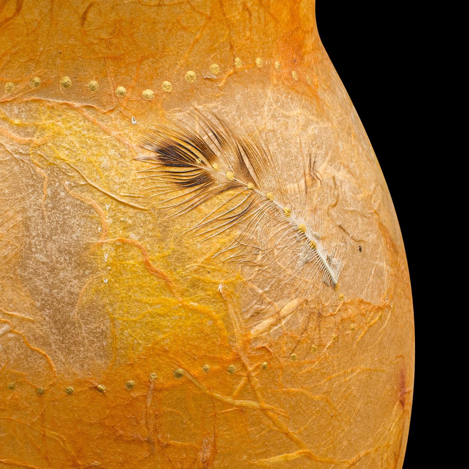 Vase à fleurs décoratif contemporain, anglais, verre d'art, urne à balustre, présentoir en vente 2