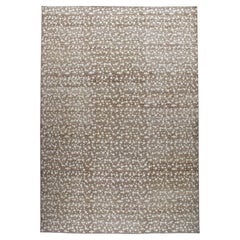 Contemporary Decorative Handknotted Rug with a Floral Design