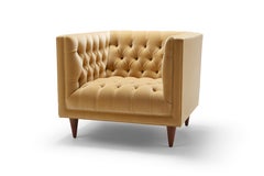 Silla Tux Contemporánea Abotonada Profunda en Terciopelo de Algodón Paja con Patas de Nogal