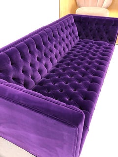 Canapé contemporain en tulle boutonné profond en velours impérial avec pieds en noyer massif