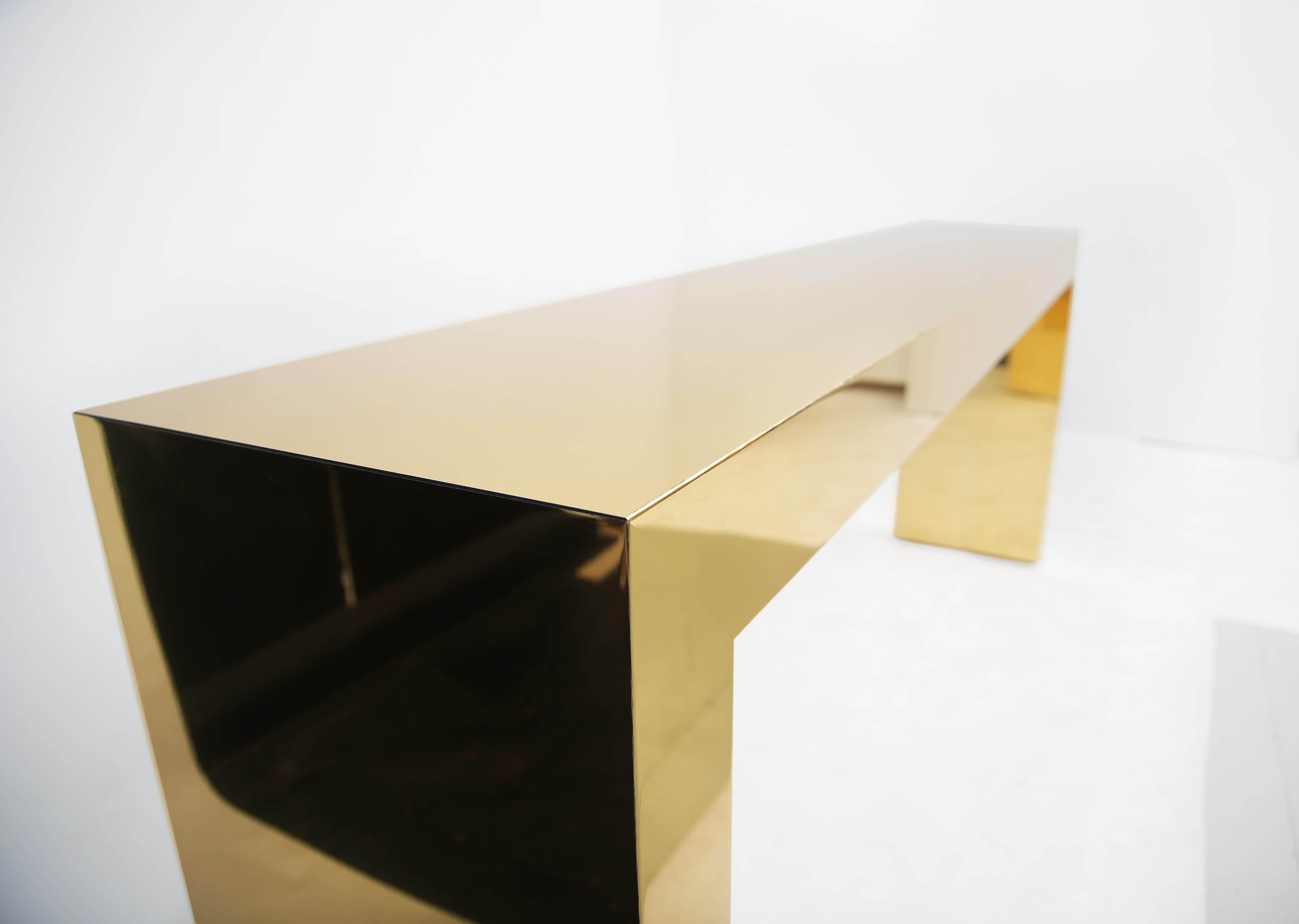 Contemporary Denwen Console Table in Solid Polished Brass In New Condition For Sale In Husavik, IS