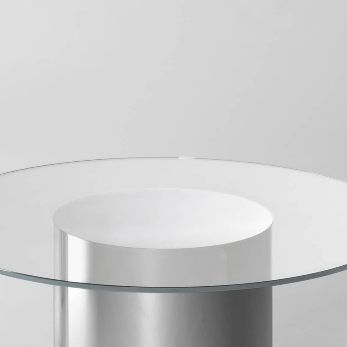 Side table model '2001' designed by Ramon Úbeda and Otto Canalda.
Manufactured by Bd (Spain).

The 2001 side tables are made from an ultra-clear glass and a Pyrex tube mirrored base, having no joining. The metallic brilliance creates an optical