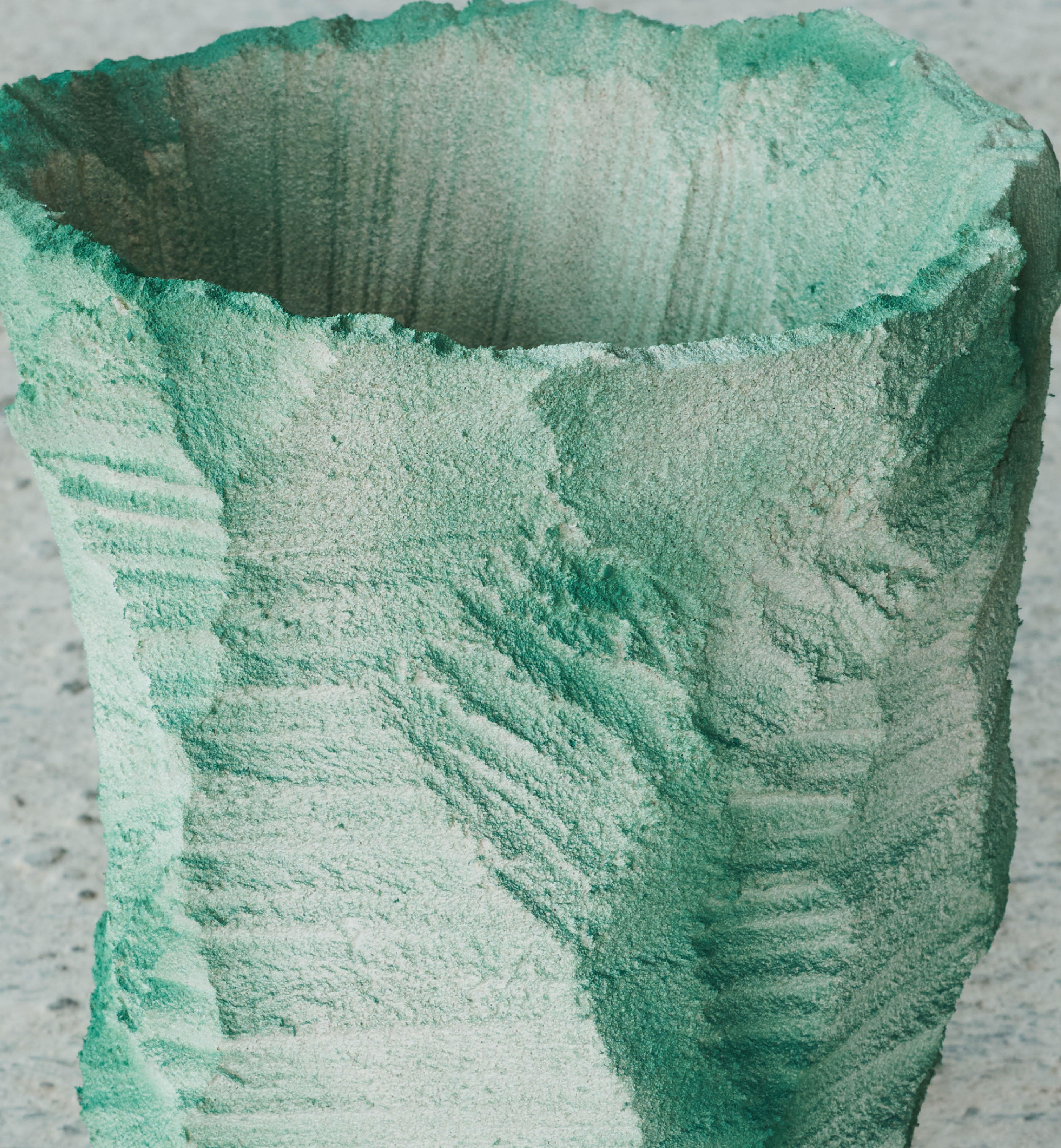 Organique Vase en moss de la nature artistique, design contemporain d'Andrédottir & Bobek en vente