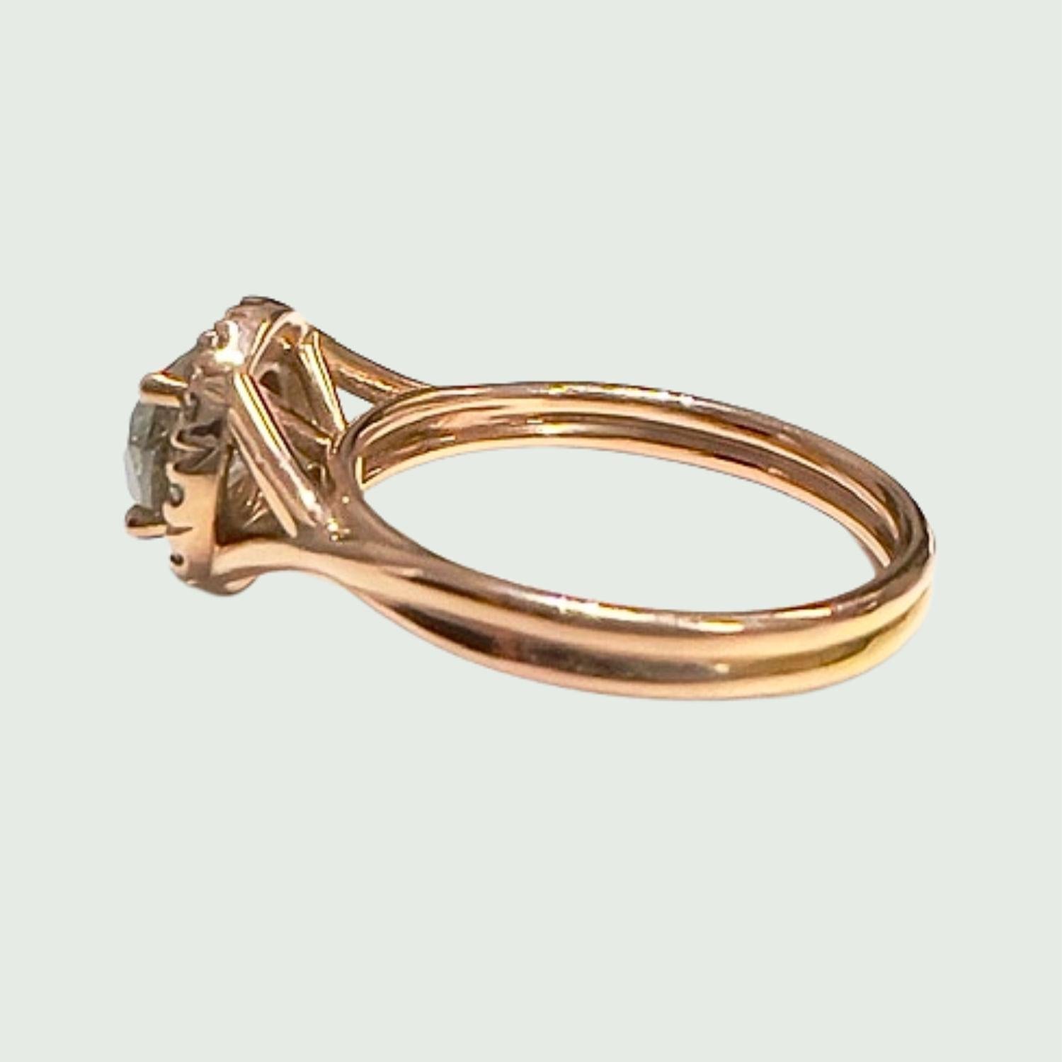 Contemporary Design Brilliant-Cut Diamond 18K Yellow Gold Ring  In Good Condition For Sale In MADRID, ES