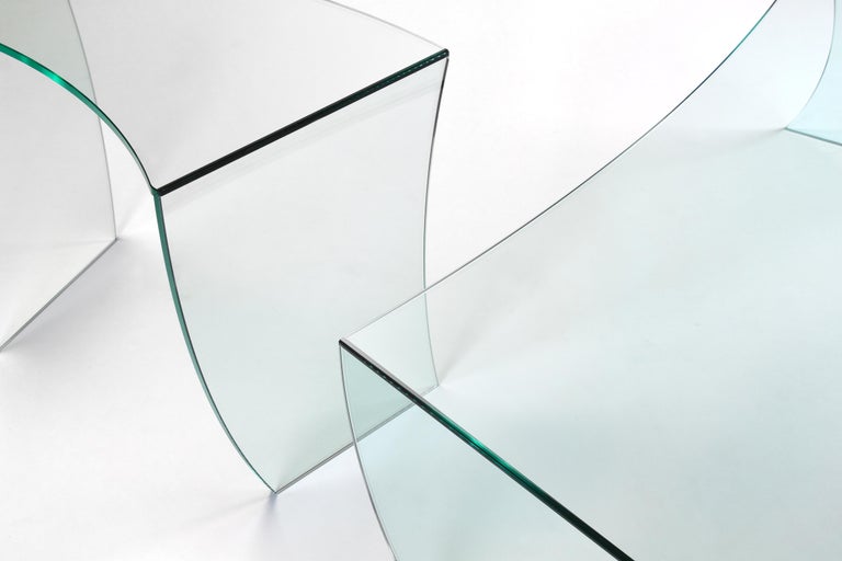 Coffee Center Cocktail Table All Glass Curved Shape Collectible Design Italy In New Condition For Sale In Ancona, Marche