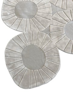 Contemporary Design Modern Organic Shaped Hand-Tufted Rug White & Gray