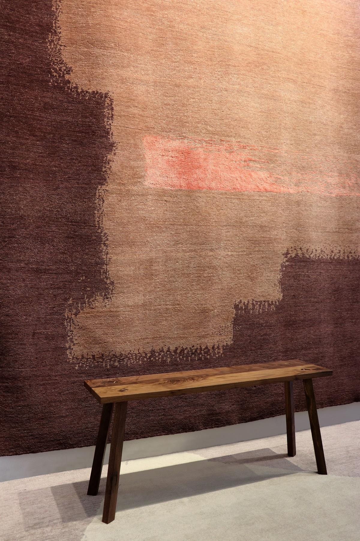 Handgeknüpfter Teppich aus burgunderroter, pfirsichfarbener und korallenfarbener Wolle im zeitgenössischen Design im Angebot 4