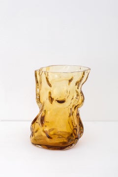 Vaso di vetro contemporaneo Mini Mountain di FOS, giallo