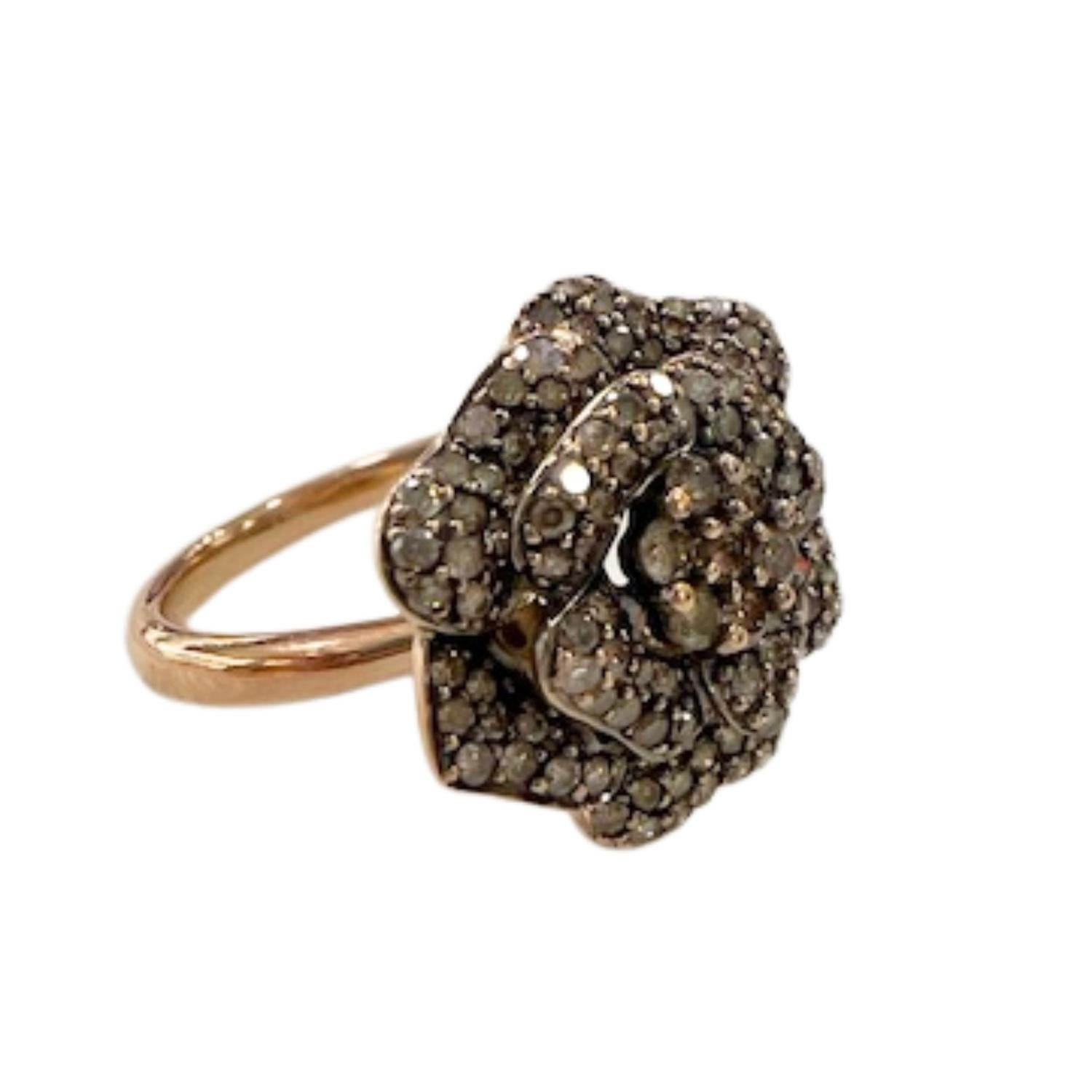 Anello dal design contemporaneo con diamanti da 0,80 ct in oro 18k e argento 925 in vendita 3
