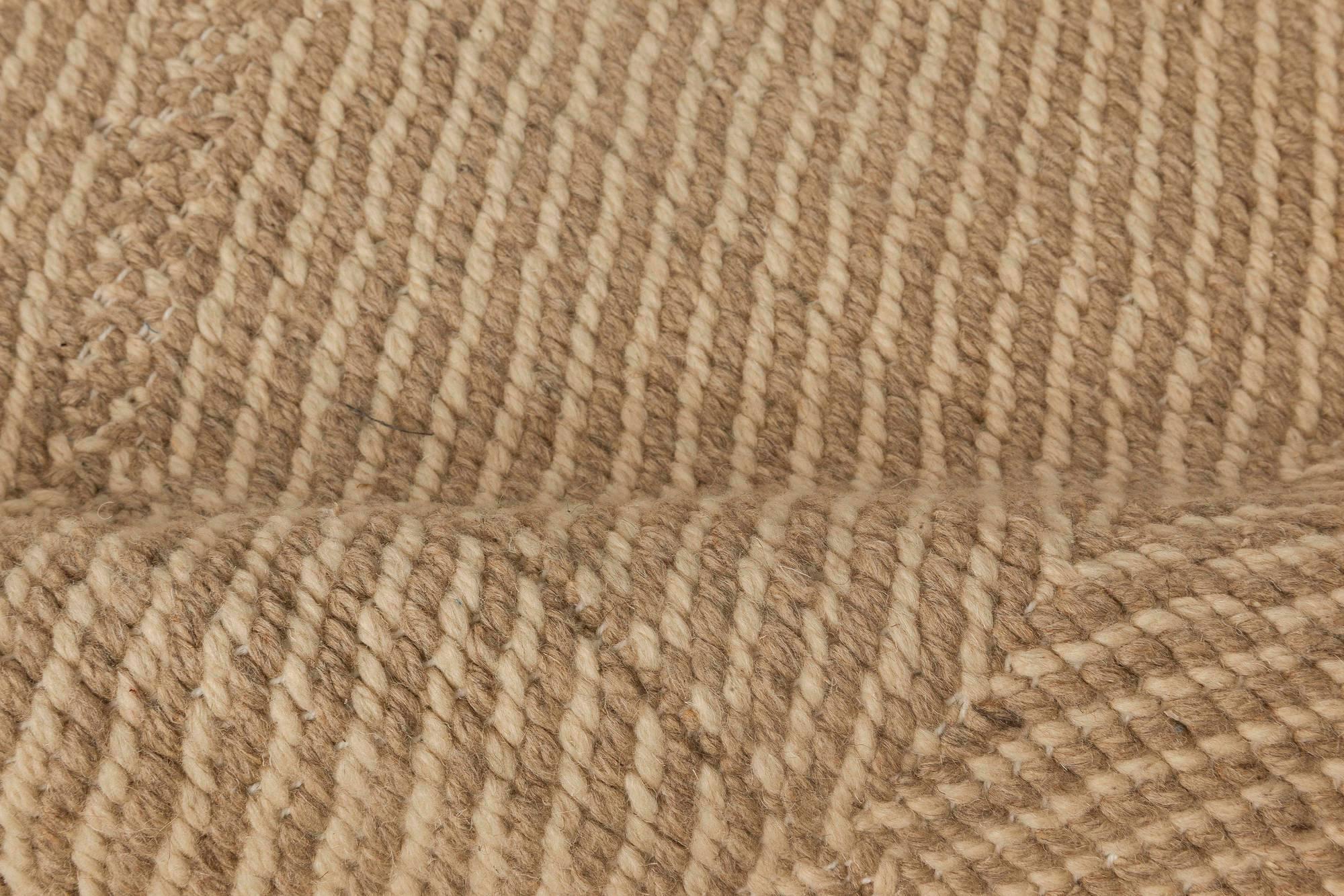 Zeitgenössischer Deux Diamond Beige- und Brauner handgefertigter Wollteppich von Doris Leslie Blau (Moderne) im Angebot