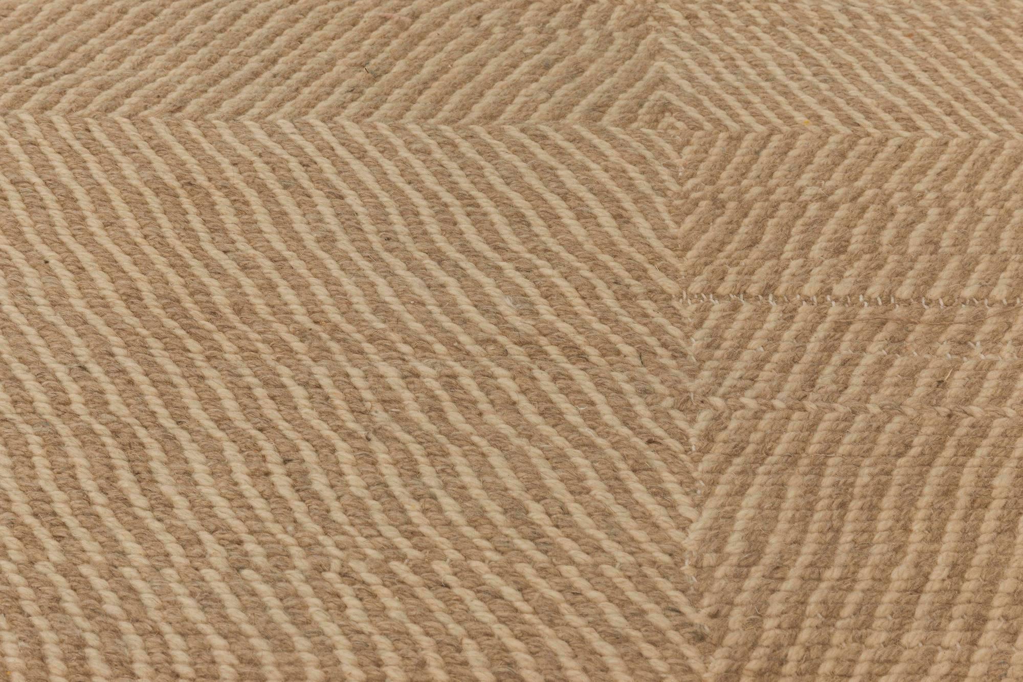 Zeitgenössischer Deux Diamond Beige- und Brauner handgefertigter Wollteppich von Doris Leslie Blau (Indisch) im Angebot