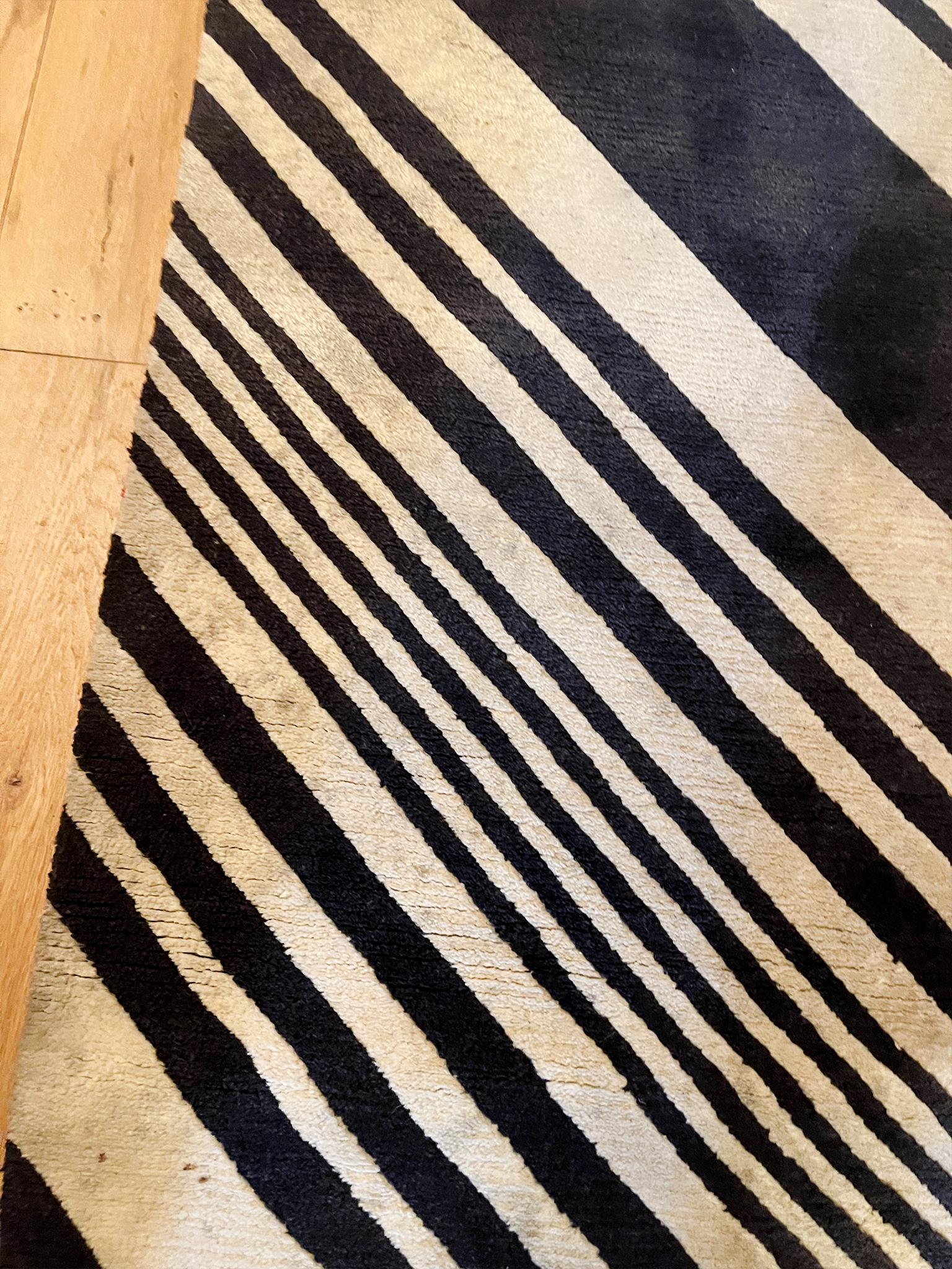 Tapis de course contemporain en laine à rayures diagonales  3' x 9' 10