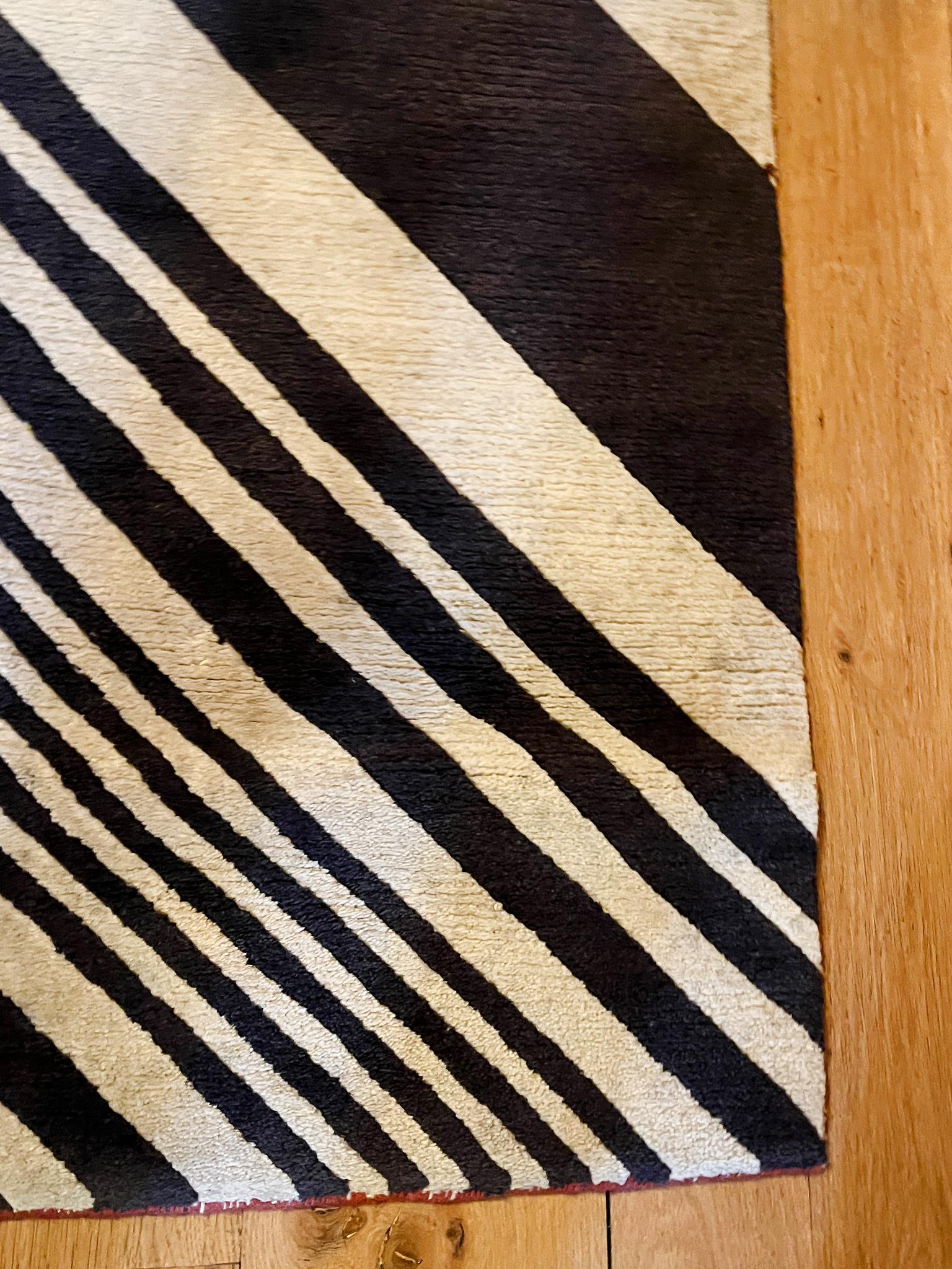 Tapis de course contemporain en laine à rayures diagonales  3' x 9' 10