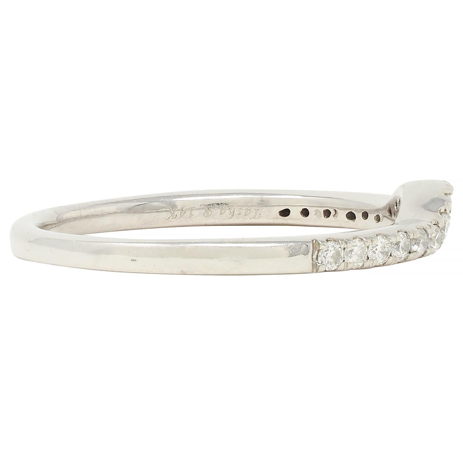 Contemporary Diamond 14 Karat Weißgold Contour Ehering (Brillantschliff) im Angebot