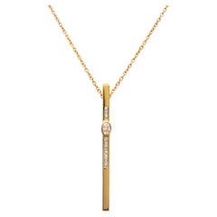Collana con ciondolo in oro giallo 18 carati e diamanti in stile contemporaneo/moderno