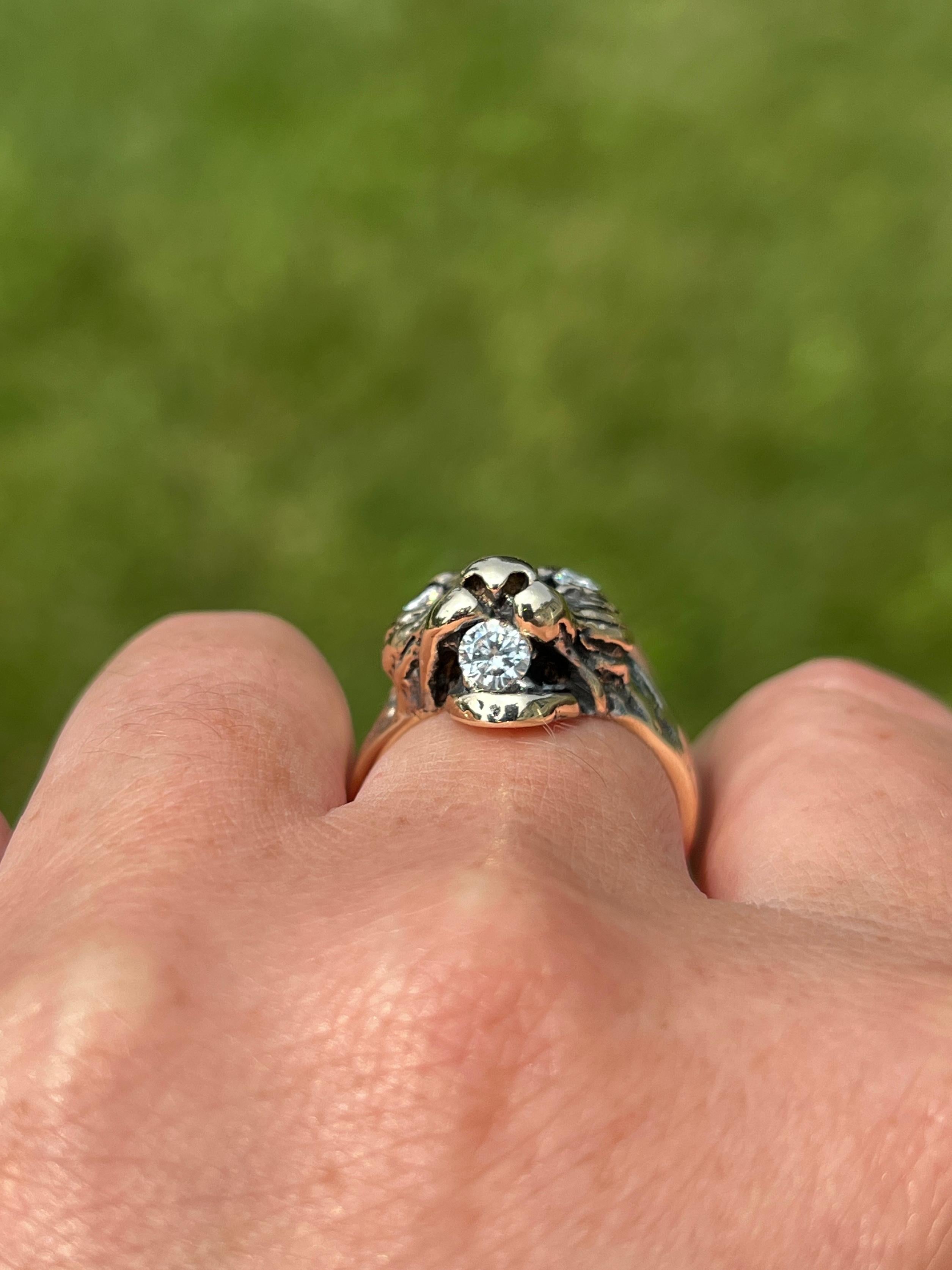 Anillo Contemporáneo con Diamantes y Cabeza de Tigre en Oro Amarillo de 14k en venta 6