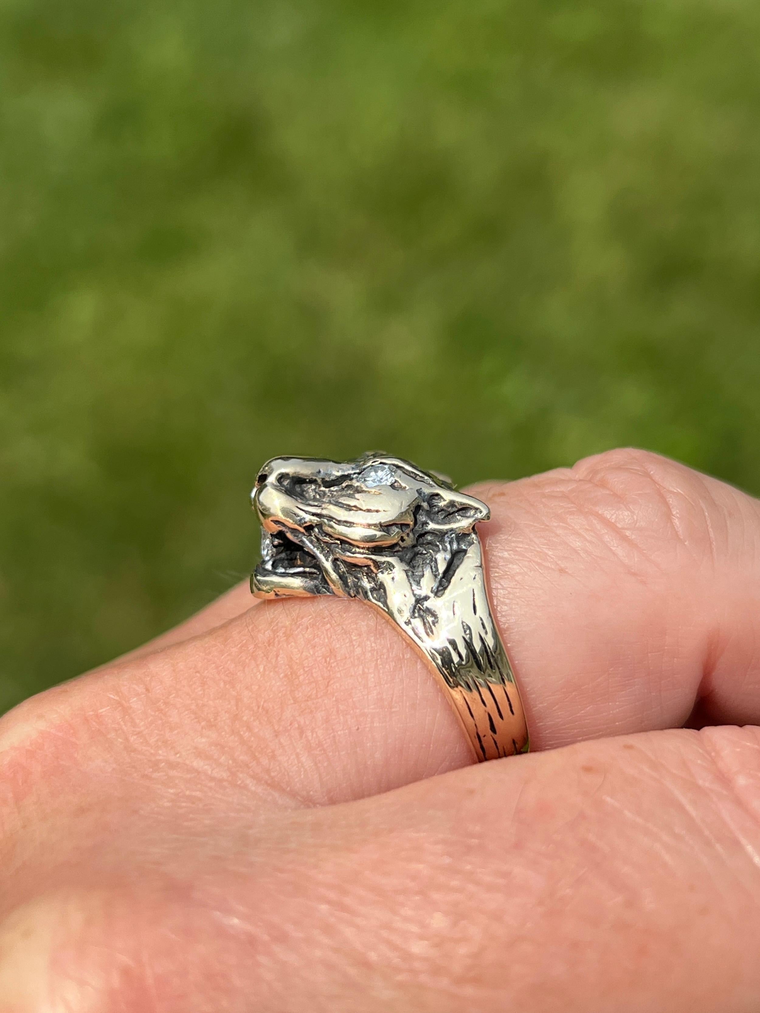Anillo Contemporáneo con Diamantes y Cabeza de Tigre en Oro Amarillo de 14k en venta 7