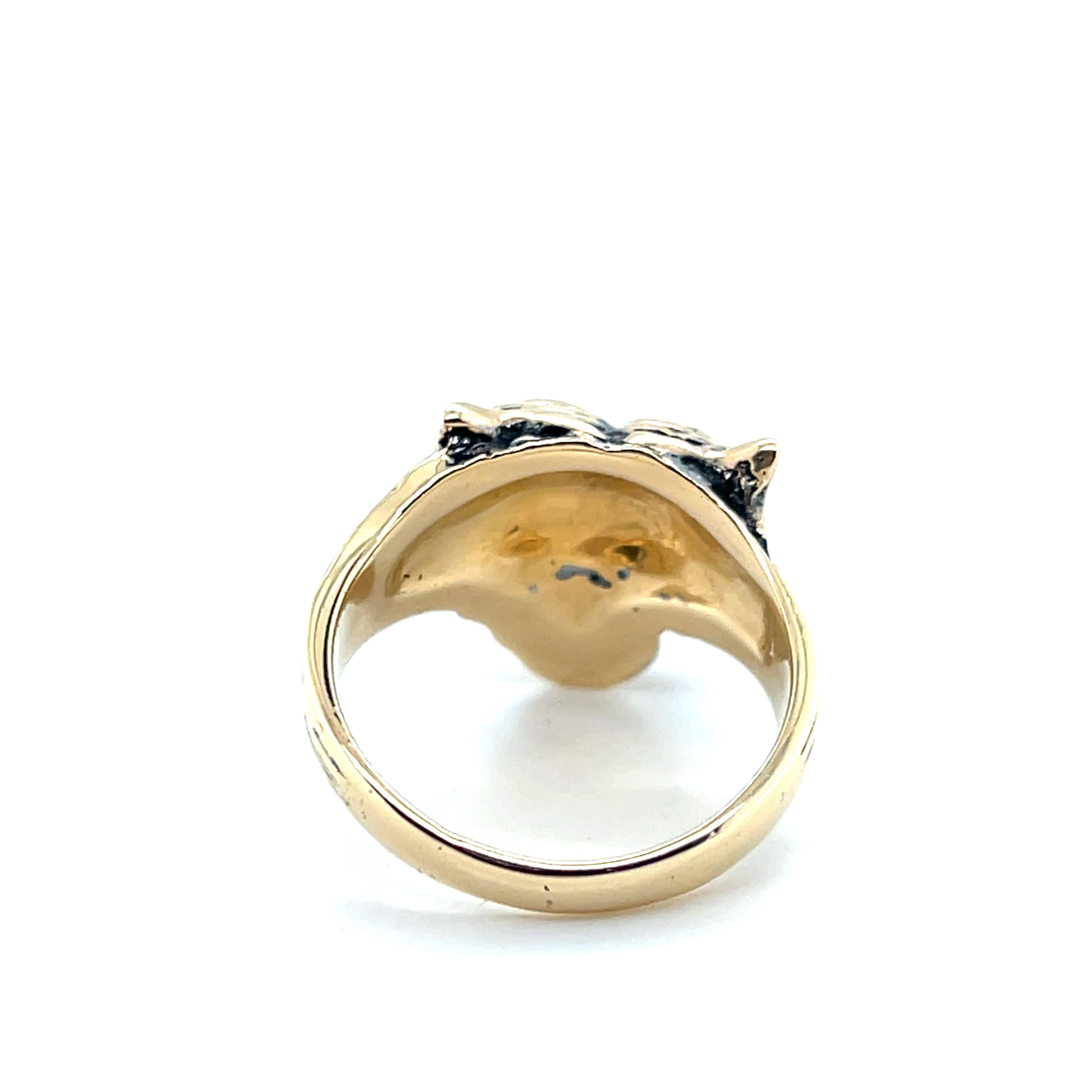 Anillo Contemporáneo con Diamantes y Cabeza de Tigre en Oro Amarillo de 14k Corte redondo en venta