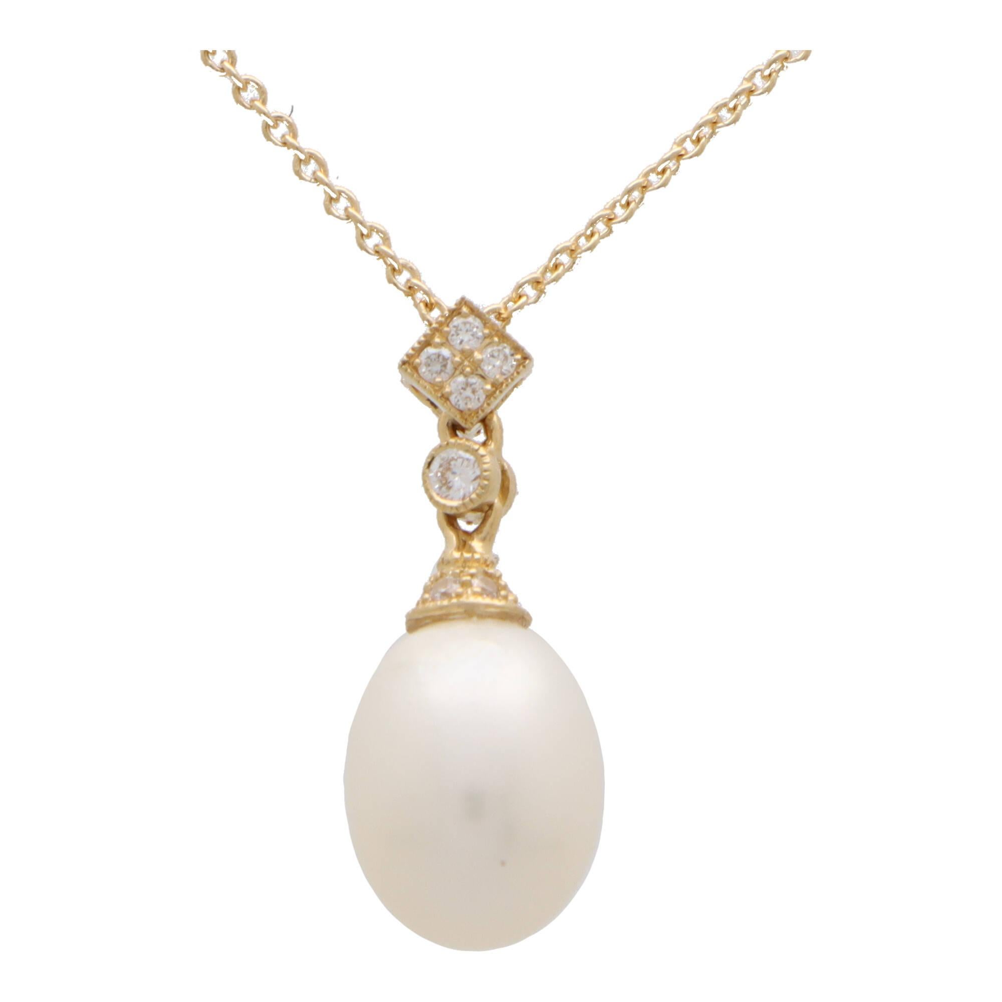 Round Cut Contemporary Diamond and Pearl Drop Pendant Necklace Set in 18k Yellow Gold For Sale