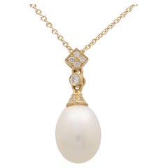Contemporary Diamond and Pearl Drop Pendant Necklace Set in 18k Yellow Gold