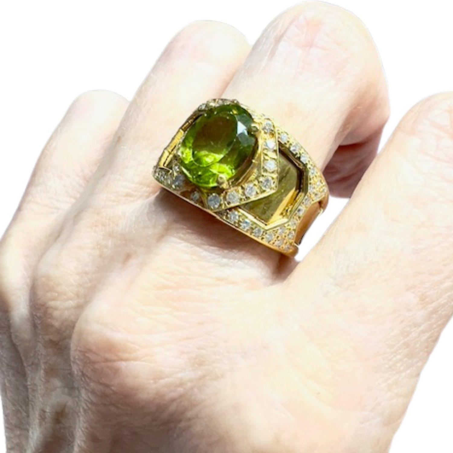 Contemporary Diamant und Peridot Goldring (Zeitgenössisch) im Angebot
