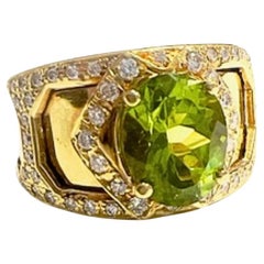 Contemporary Diamond and Peridot Gold Ring