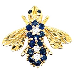 Contemporary Diamond and Sapphire 18k Yellow Gold Bee Brooch 1980s