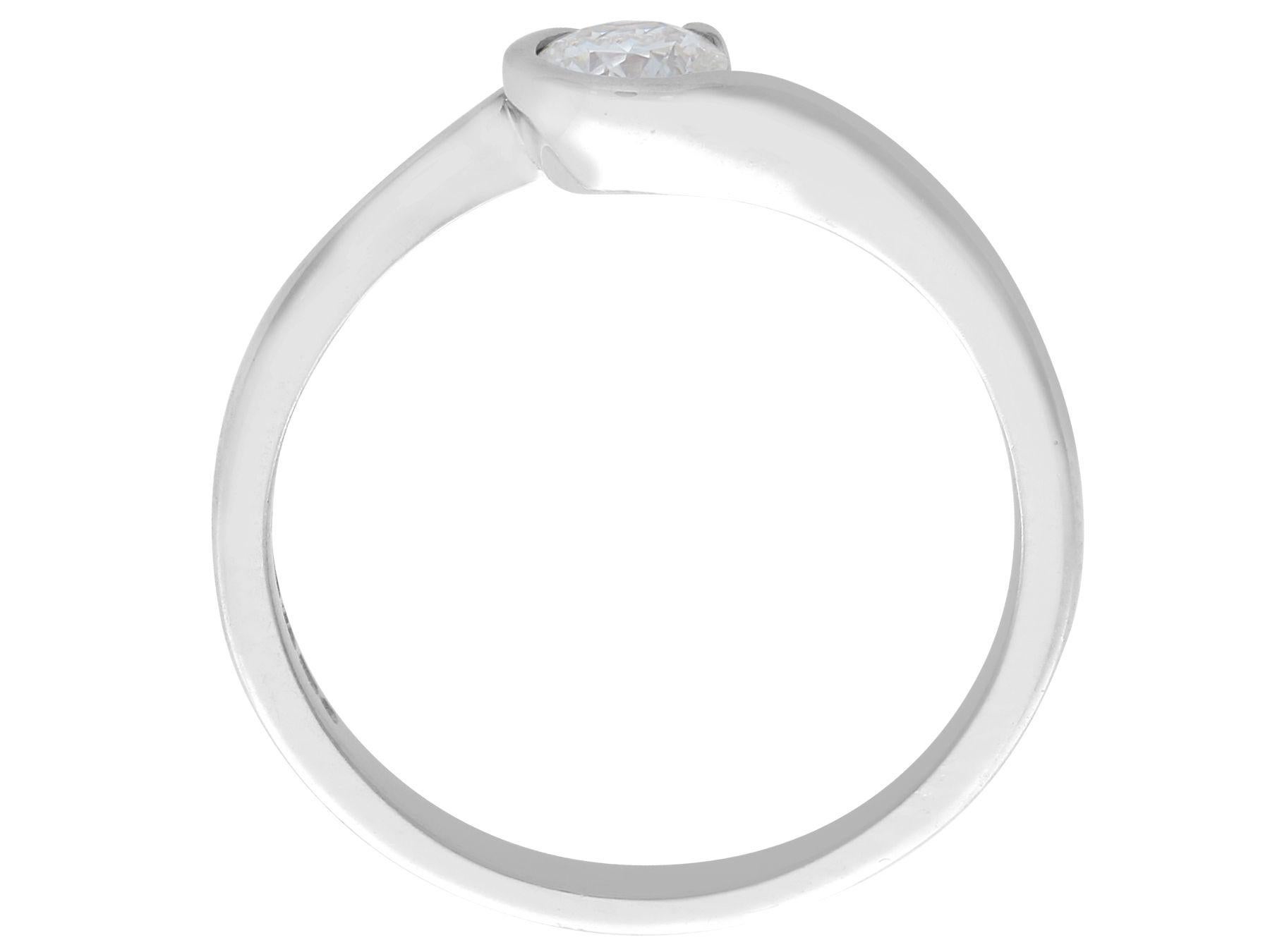 Solitär-Ring aus Diamant und Weißgold für Damen oder Herren im Angebot