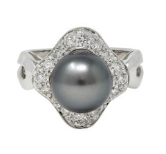 Contemporary Diamond Black Tahitian Pearl 18 Karat White Gold Halo Ring