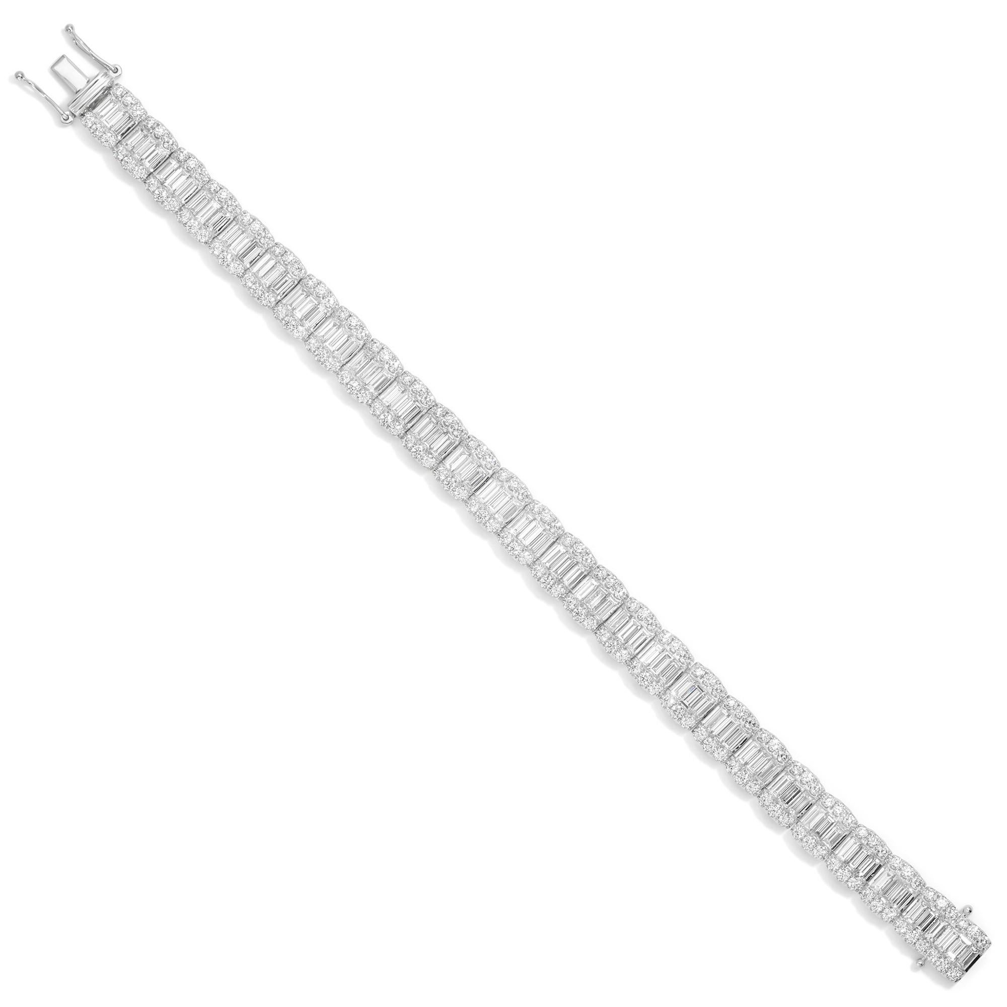 Women's or Men's Contemporary Diamond Bracelet 11.7 Carats Total 18K White Gold For Sale