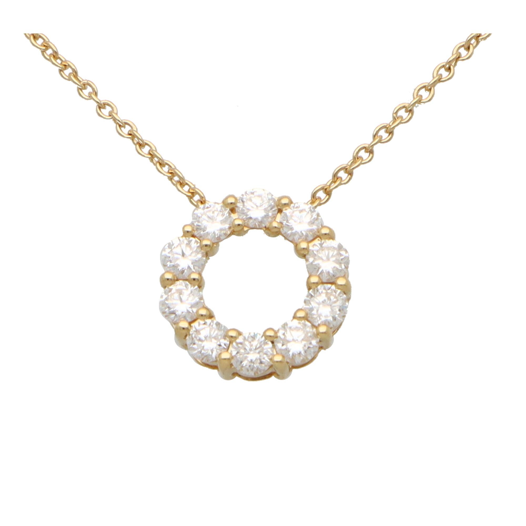 Contemporary Diamond Circle Pendant Set in 18k Yellow Gold In Good Condition In London, GB