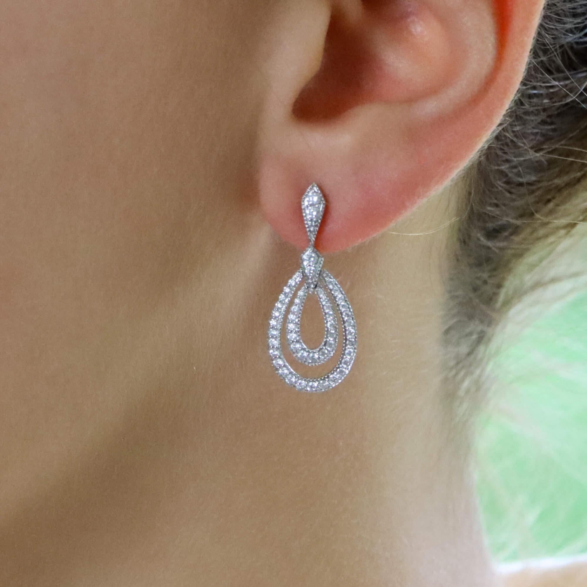 Zeitgenössische Diamant-Tropfen-Ohrringe aus 18 Karat Weißgold (Moderne)