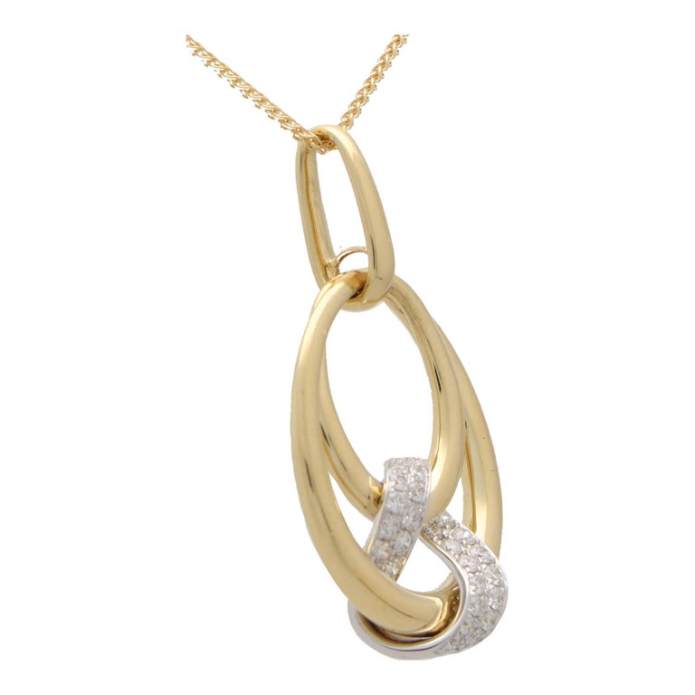 Contemporary Diamond Drop Pendant Necklace in 18k Yellow Gold For Sale