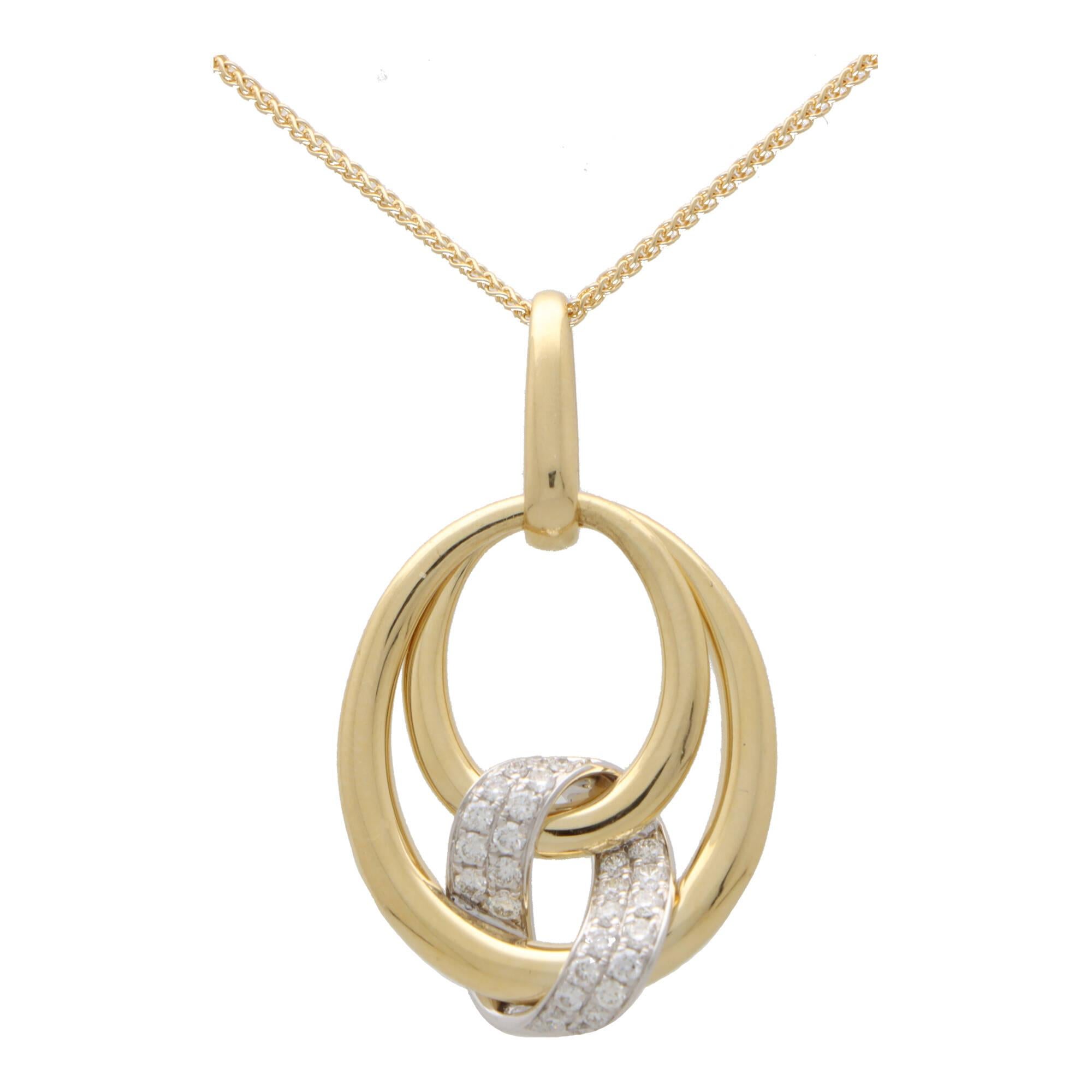 Collar Contemporáneo con Colgante de Gota de Diamantes en Oro Amarillo de 18k Corte redondo