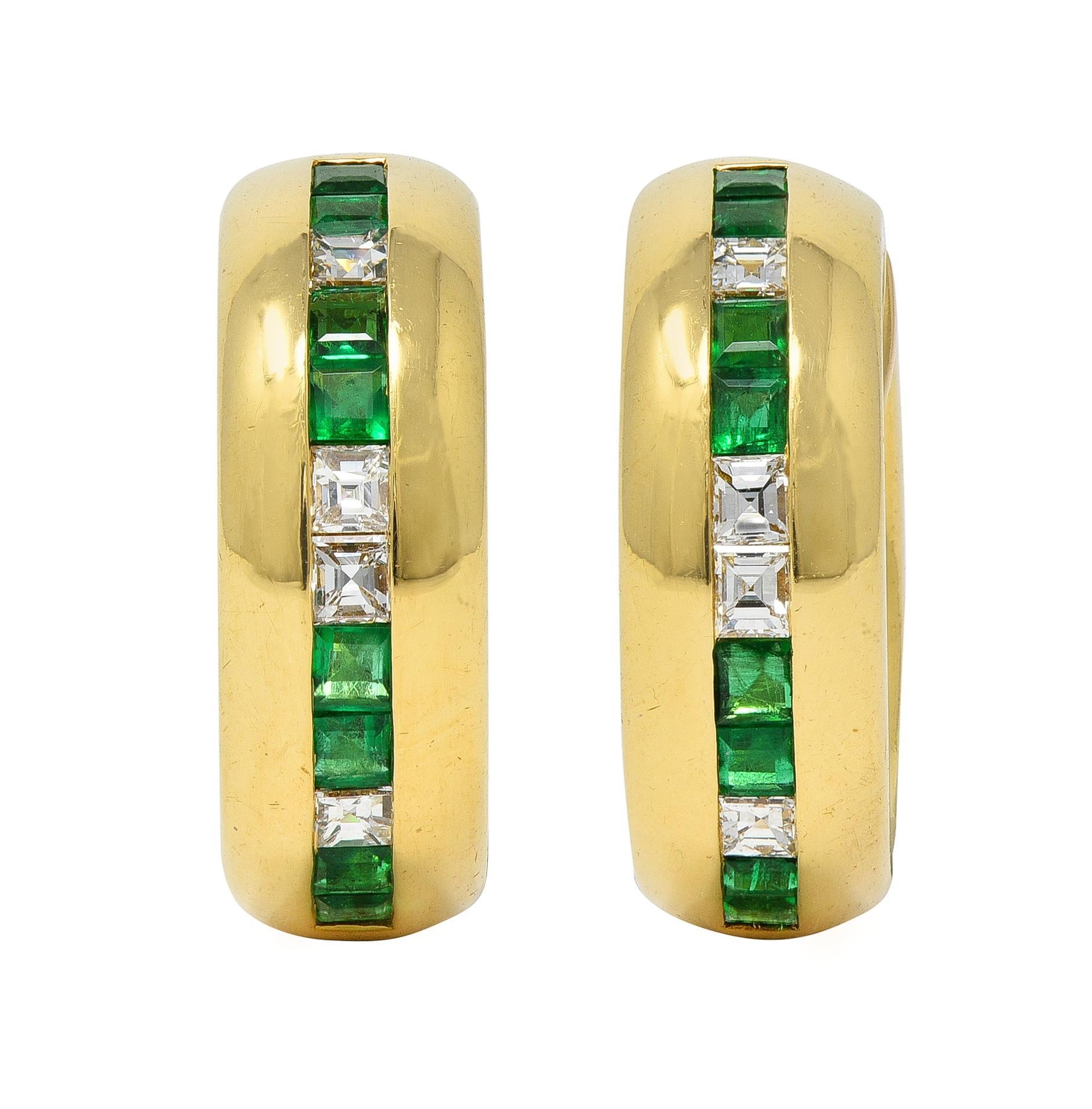 Contemporaneo Contemporary Diamond Emerald 18 Karat Yellow Gold Huggie Hoop Earrings in vendita